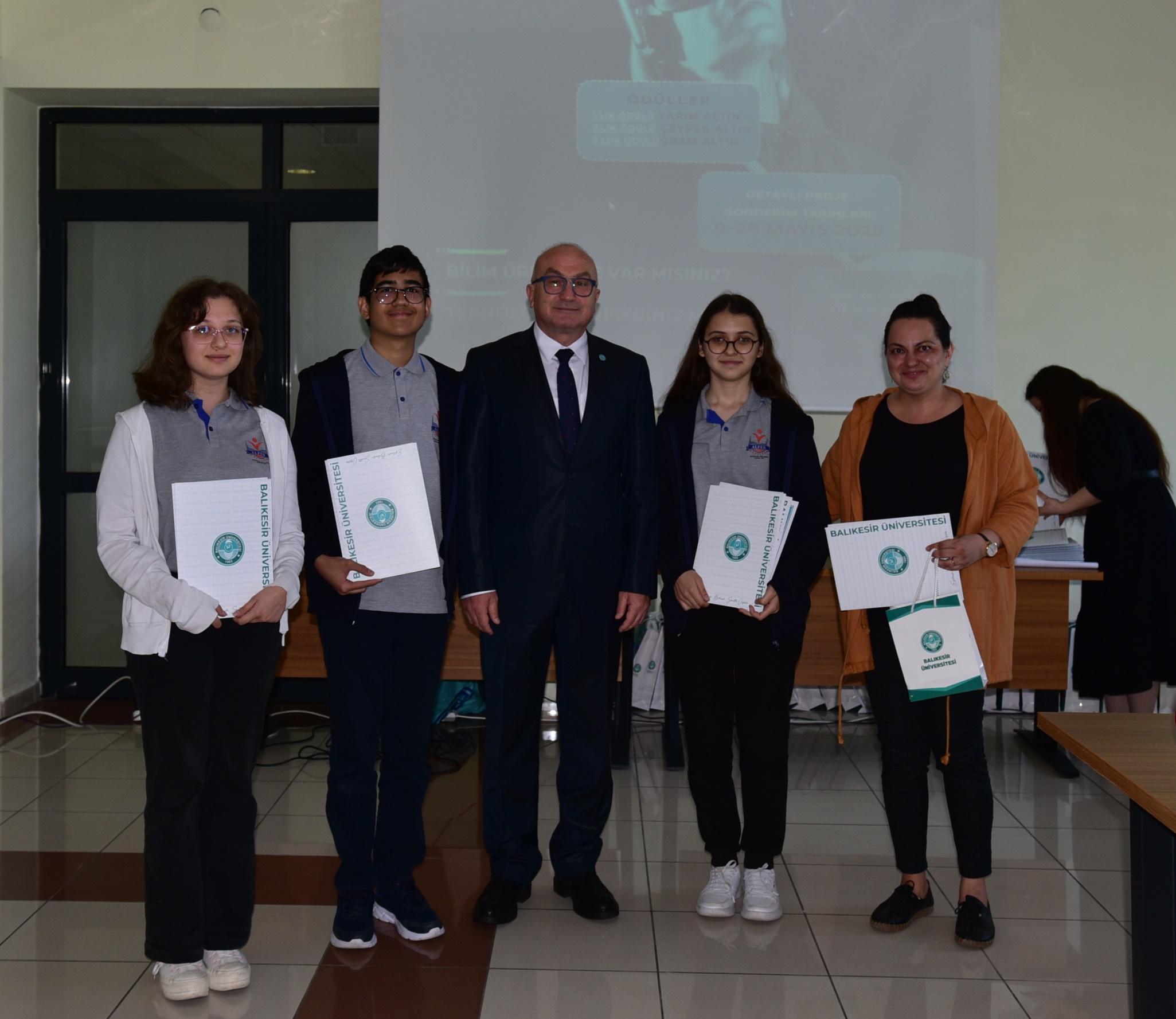 BAÜN’de 1. Liseler Arası AR-GE Teknoloji ve Tasarım Projeleri Yarışması Düzenlendi 11