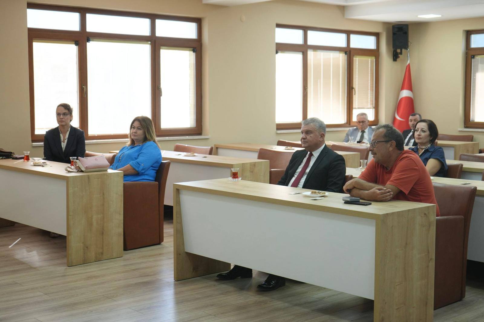 Yüksekokulumuz Danışma Kurulu ilk toplantısını Yüksekokul müdürümüz Prof Dr Selami SELVİ başkanlığında gerçekleştirdi 4