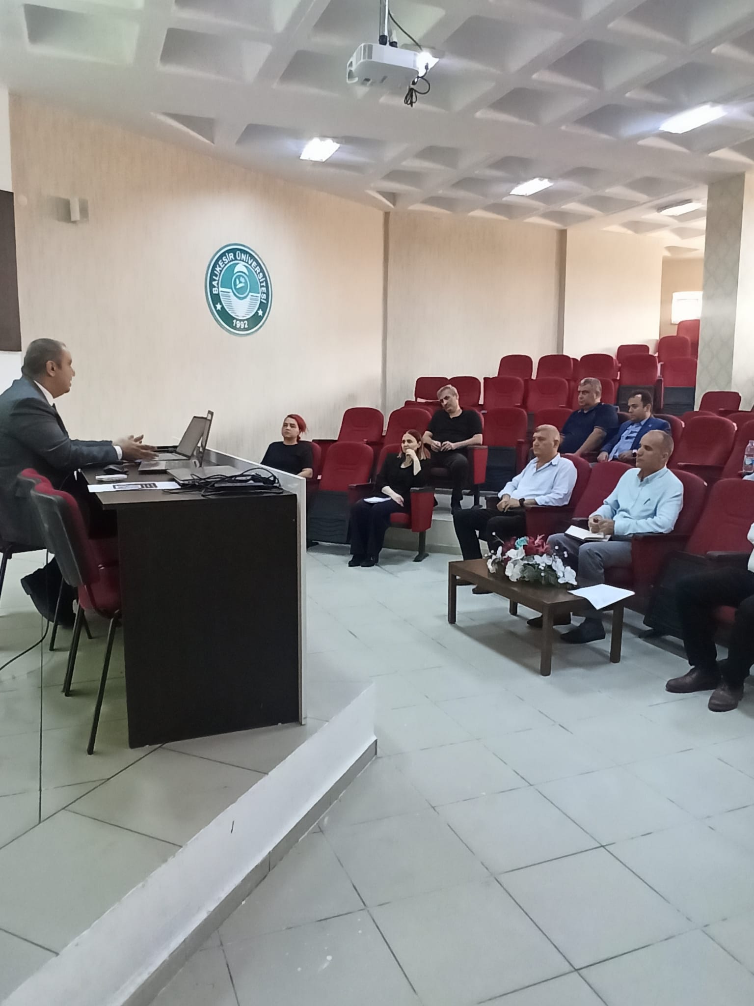 Yüksekokulumuzda Kurumsal Akreditasyon Programı (KAP) Kapsamında Bilgilendirme Toplantısı Gerçekleştirildi. 2