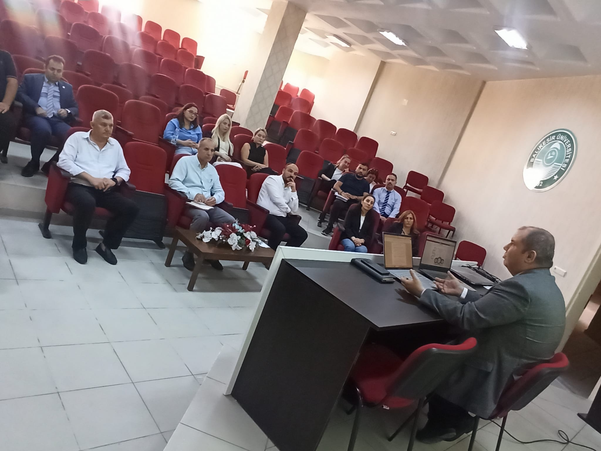 Yüksekokulumuzda Kurumsal Akreditasyon Programı (KAP) Kapsamında Bilgilendirme Toplantısı Gerçekleştirildi.