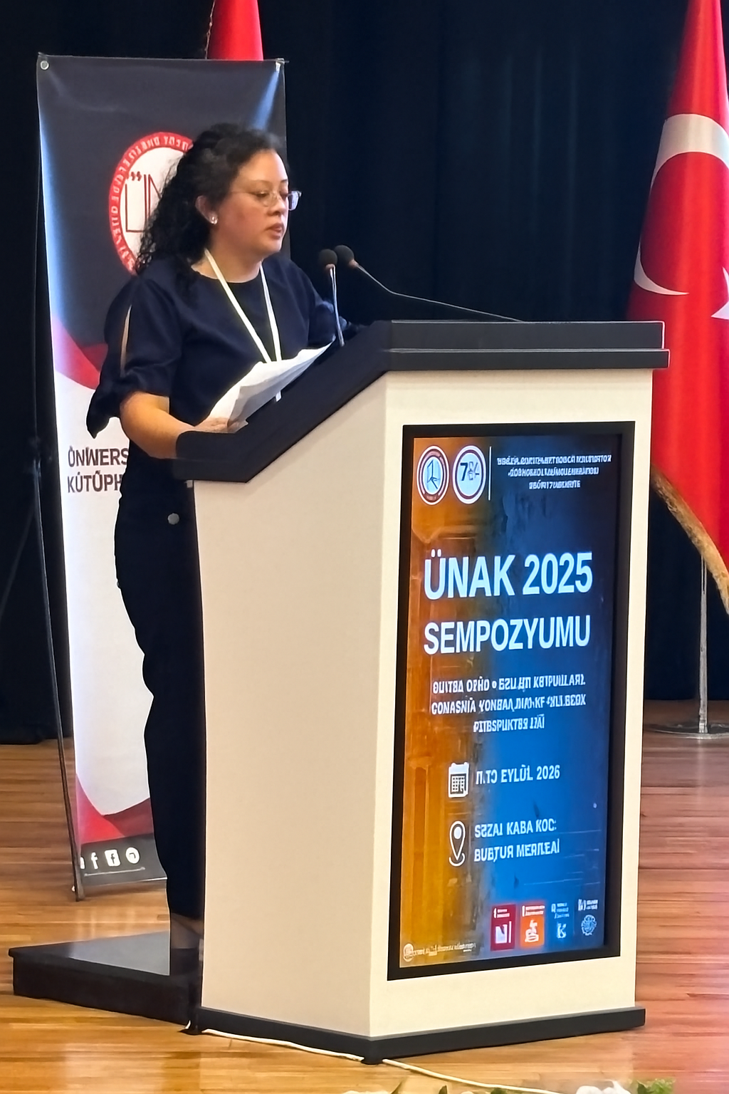 Balıkesir Üniversitesi Kütüphanecilerinden ÜNAK 2025’te Yapay Zekâ ile Kataloglama Sunumu 2