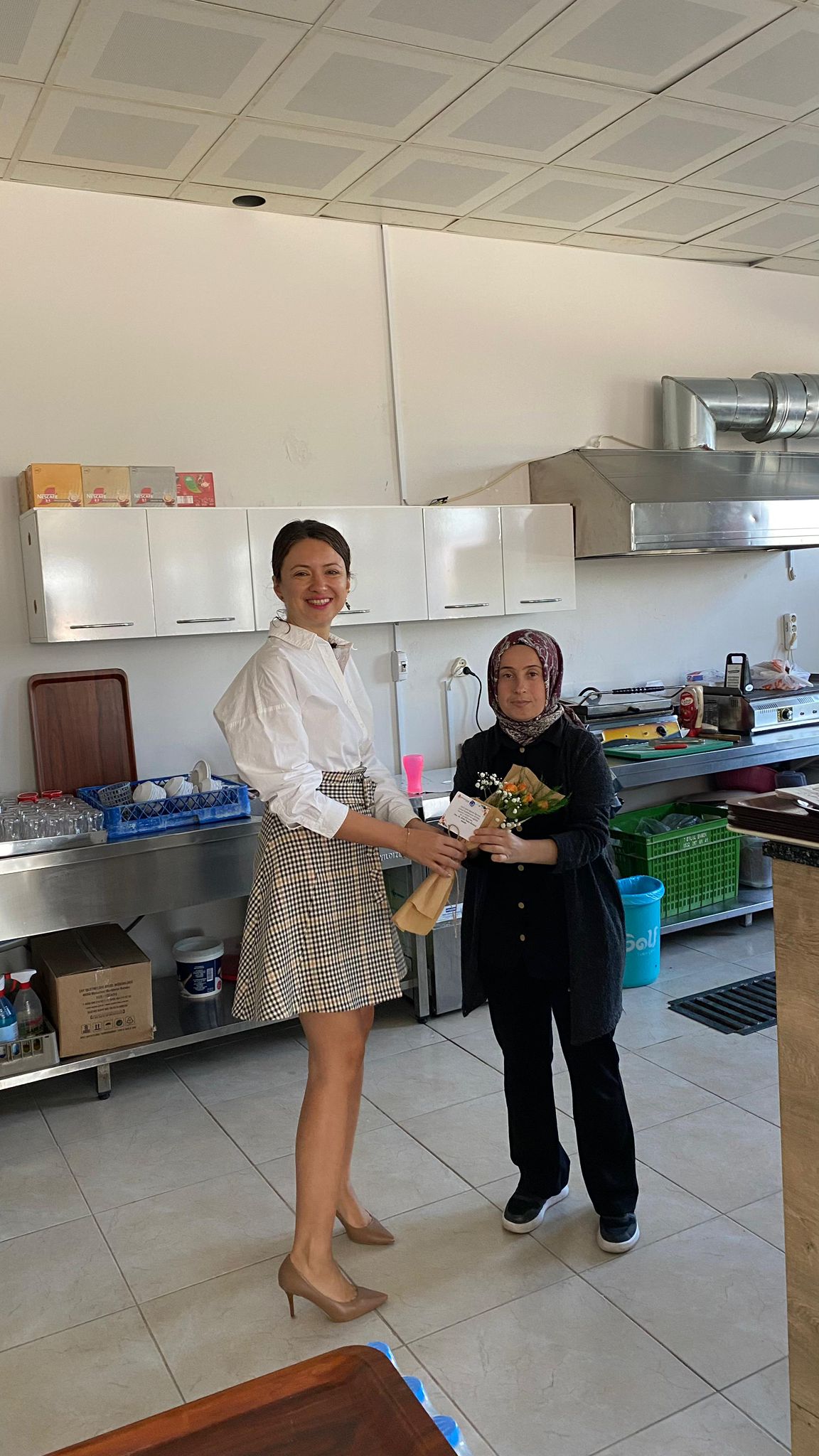 İvrindi Sağlık Hizmetleri Meslek Yüksekokulunda Yeni Döneme Başlangıç Çiçekleri Takdim Edildi 6