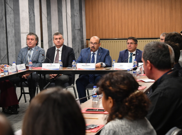 UNICEF ve Türkiye Cumhuriyeti Aile ve Sosyal Hizmetler Bakanlığı iş birliği ile gerçekleştirilen proje kapsamında düzenlenen Geçici Koruyucu Aile Paydaş Toplantılarına Balıkesir Üniversitesi ve BAUNKA olarak katılım sağladık