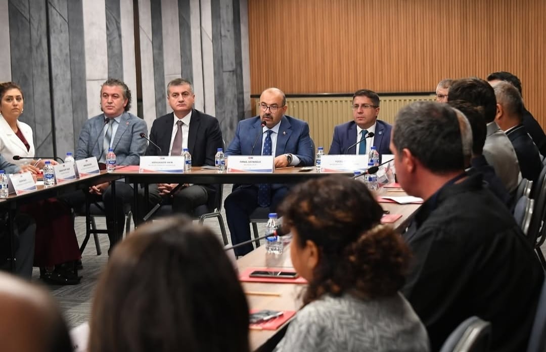 UNICEF ve Türkiye Cumhuriyeti Aile ve Sosyal Hizmetler Bakanlığı iş birliği ile gerçekleştirilen proje kapsamında düzenlenen Geçici Koruyucu Aile Paydaş Toplantılarına Balıkesir Üniversitesi ve BAUNKA olarak katılım sağladık 2