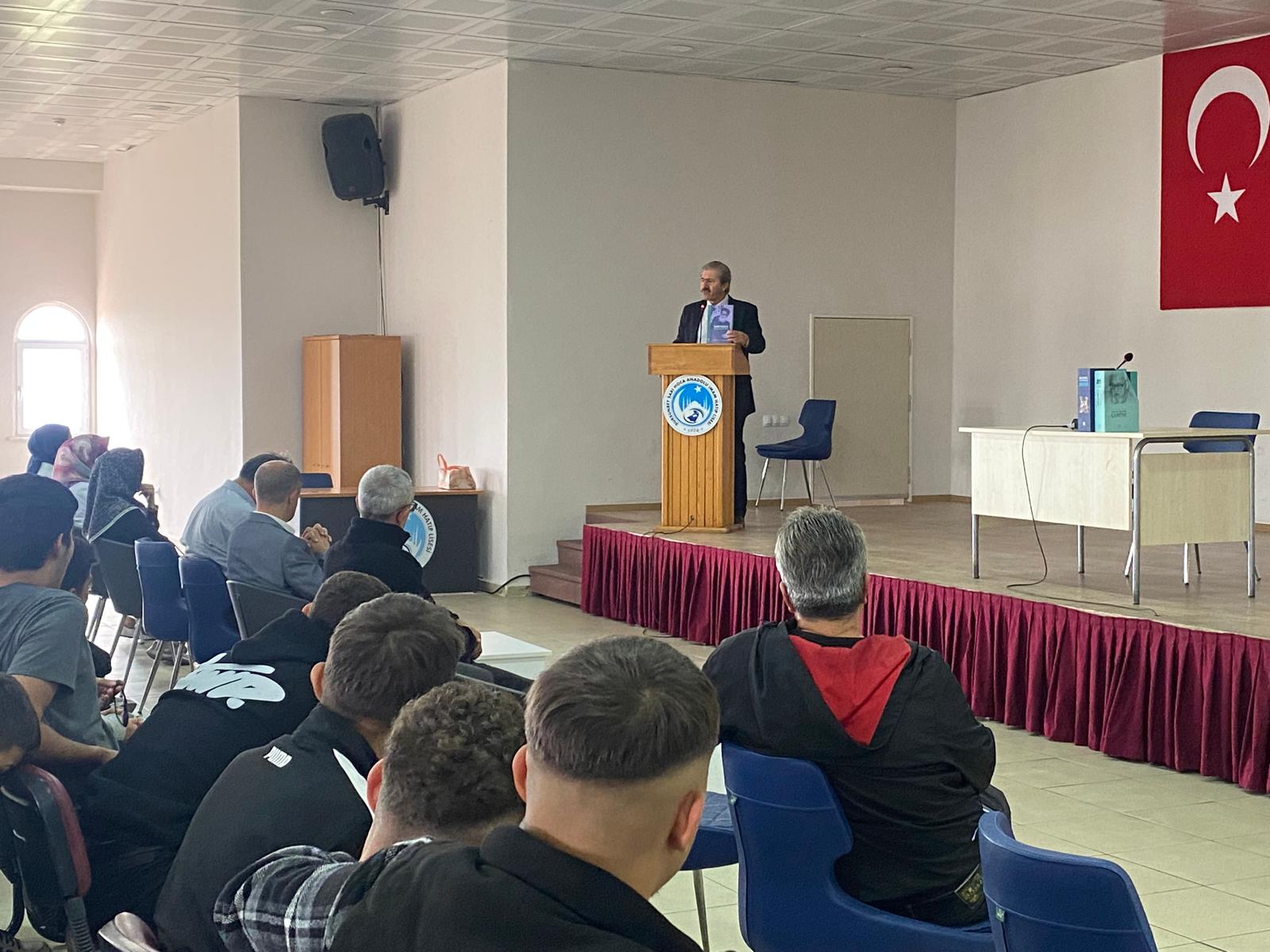 Dekanımız Dursunbey Sarı Hoca Anadolu İmam Hatip Lisesi Fen ve Sosyal Bilimler Proje Okulu öğrencileriyle buluştu 1