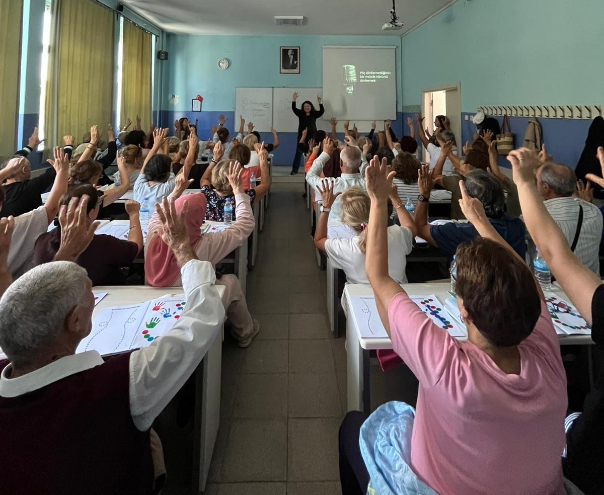 “Tazelenen” Zihinler, Dolu Sınıflar: BAÜN Tazelenme Üniversitesinde Yeni Dönem Başladı 4