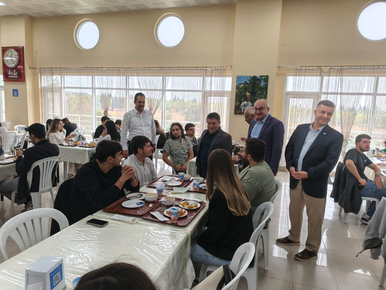 Rektör Oğurlu’dan Öğrencilere Sürpriz Ziyaret 3