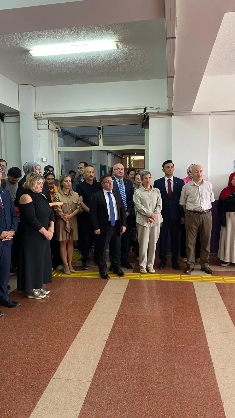 Edremit Meslek Yüksekokulu’nda Efe Berk Sakin Bilgisayar Laboratuvarı Açıldı 5