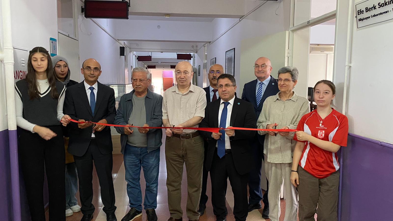 Edremit Meslek Yüksekokulu’nda Efe Berk Sakin Bilgisayar Laboratuvarı Açıldı