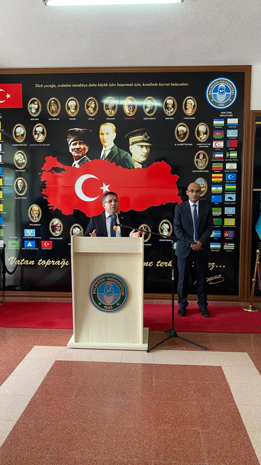 Edremit Meslek Yüksekokulu’nda Efe Berk Sakin Bilgisayar Laboratuvarı Açıldı 7