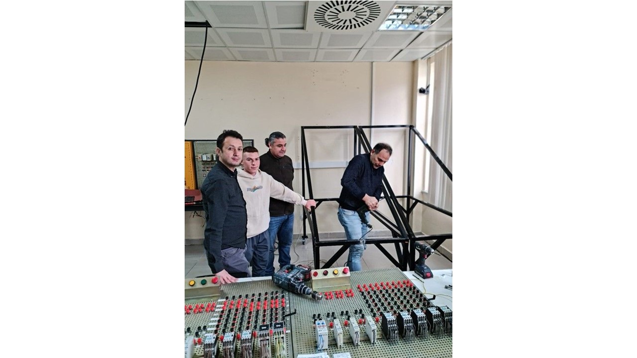 BALIKESİR MYO'S NEW LABORATORY MET WITH STUDENTS 2