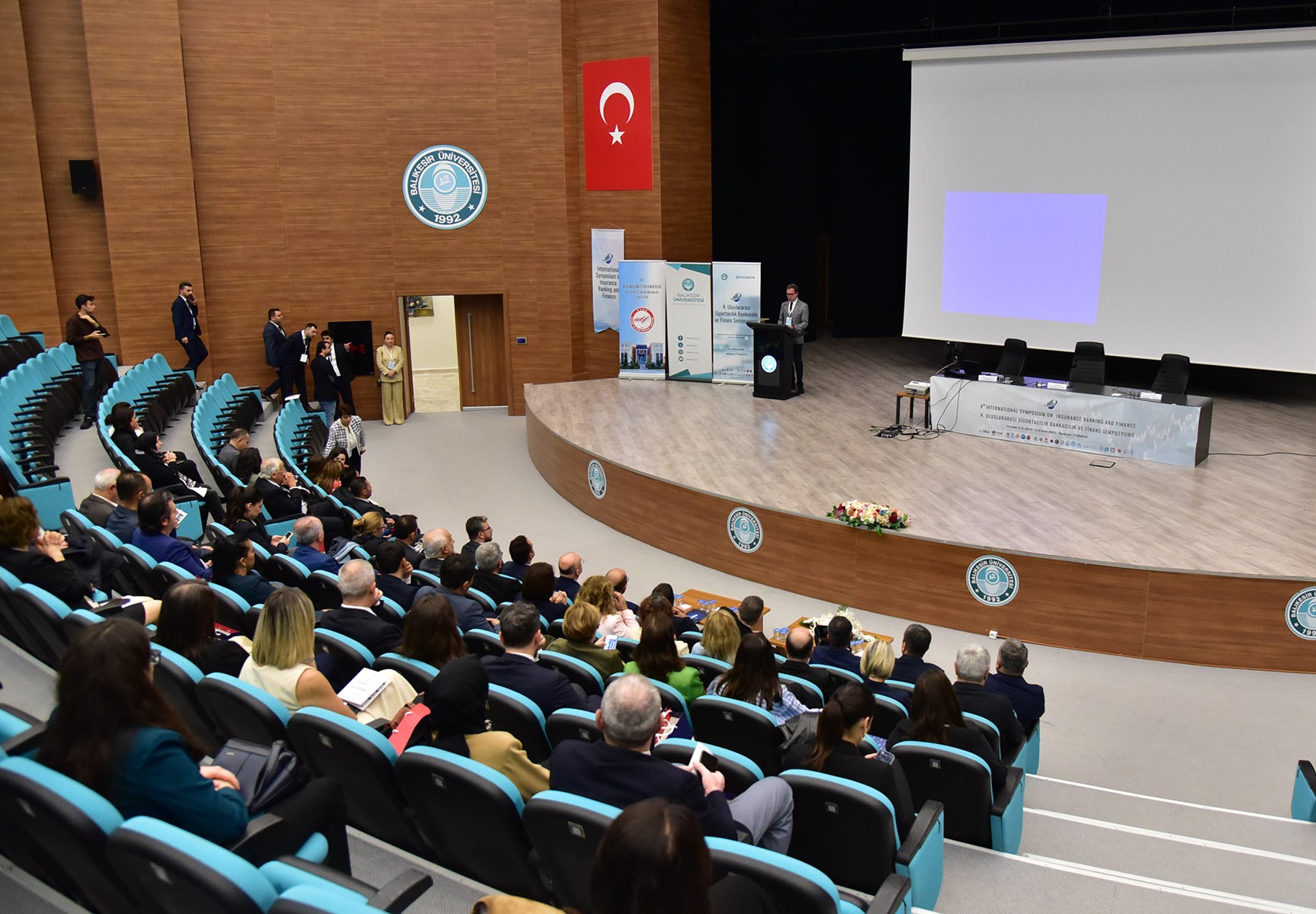 “4. Uluslararası Sigortacılık, Bankacılık ve Finans Sempozyumu” BAÜN Ev Sahipliğinde Gerçekleştiriliyor 3