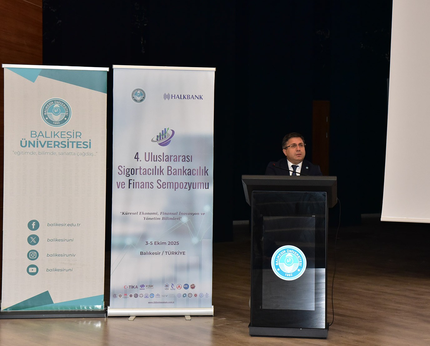 “4. Uluslararası Sigortacılık, Bankacılık ve Finans Sempozyumu” BAÜN Ev Sahipliğinde Gerçekleştiriliyor 9