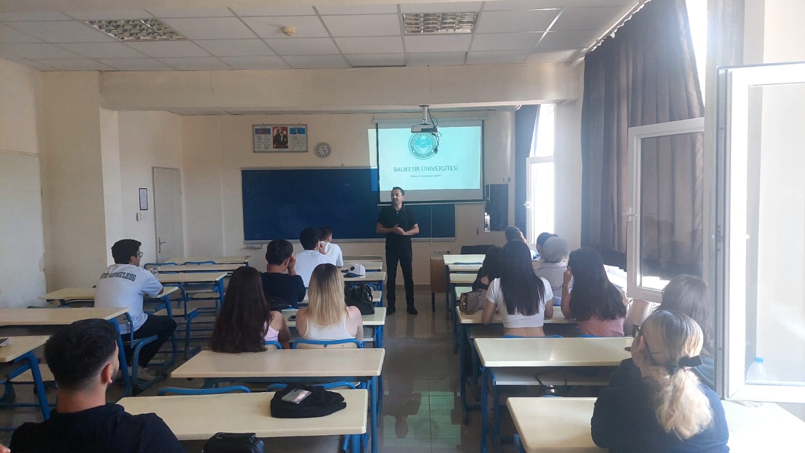 İŞLETME YÖNETİMİ PROGRAMI ÖĞRENCİLERİNE ORYANTASYON EĞİTİMİ