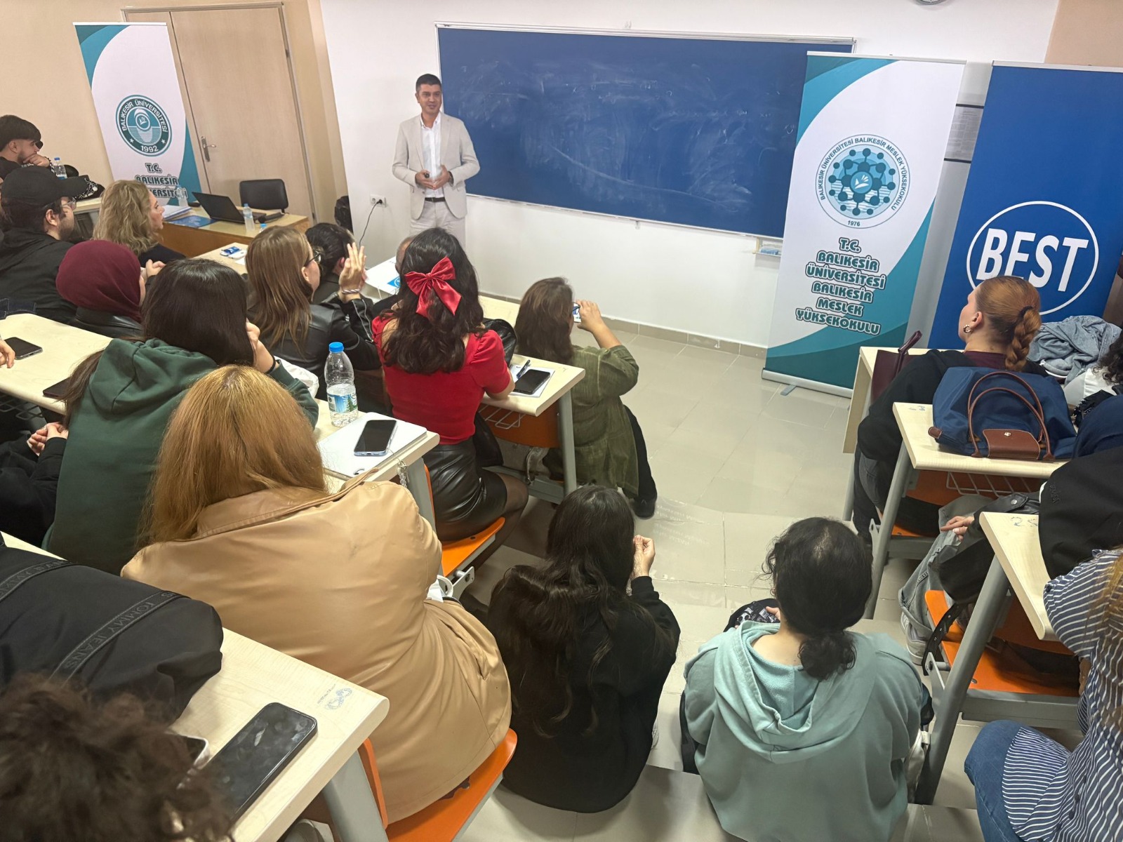 BEST İK MÜDÜRÜ ZAFER MİZAN İLE AÇILIŞ DERSİ KONFERANSINA KATILIM