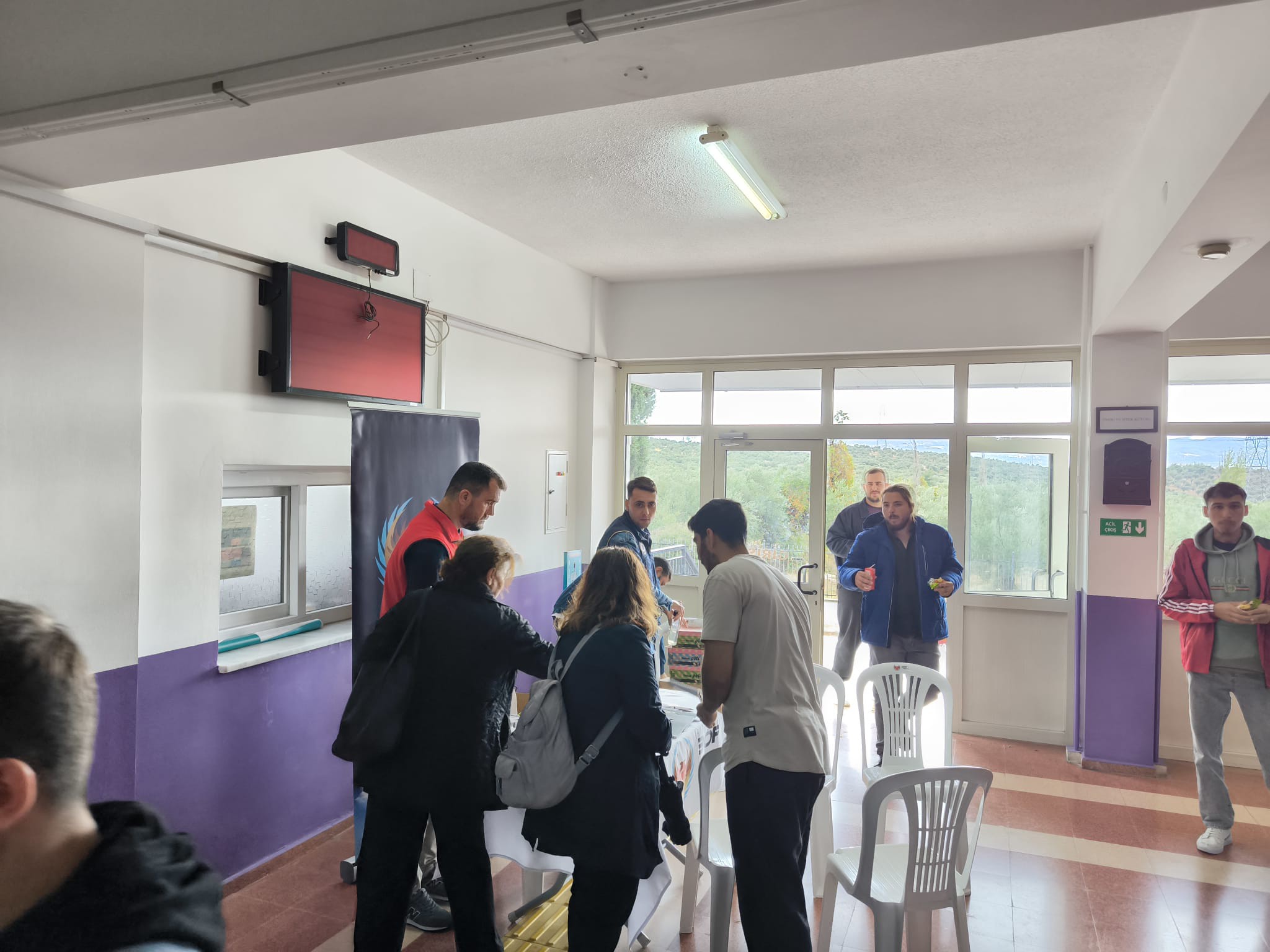 Balıkesir Emniyet Müdürlüğü tarafından planlanan Bilgilendirme ve Önleme Faaliyetleri kapsamında Yüksekokulumuz öğrencilerine gerekli bilgilendirmeler yapıldı 2