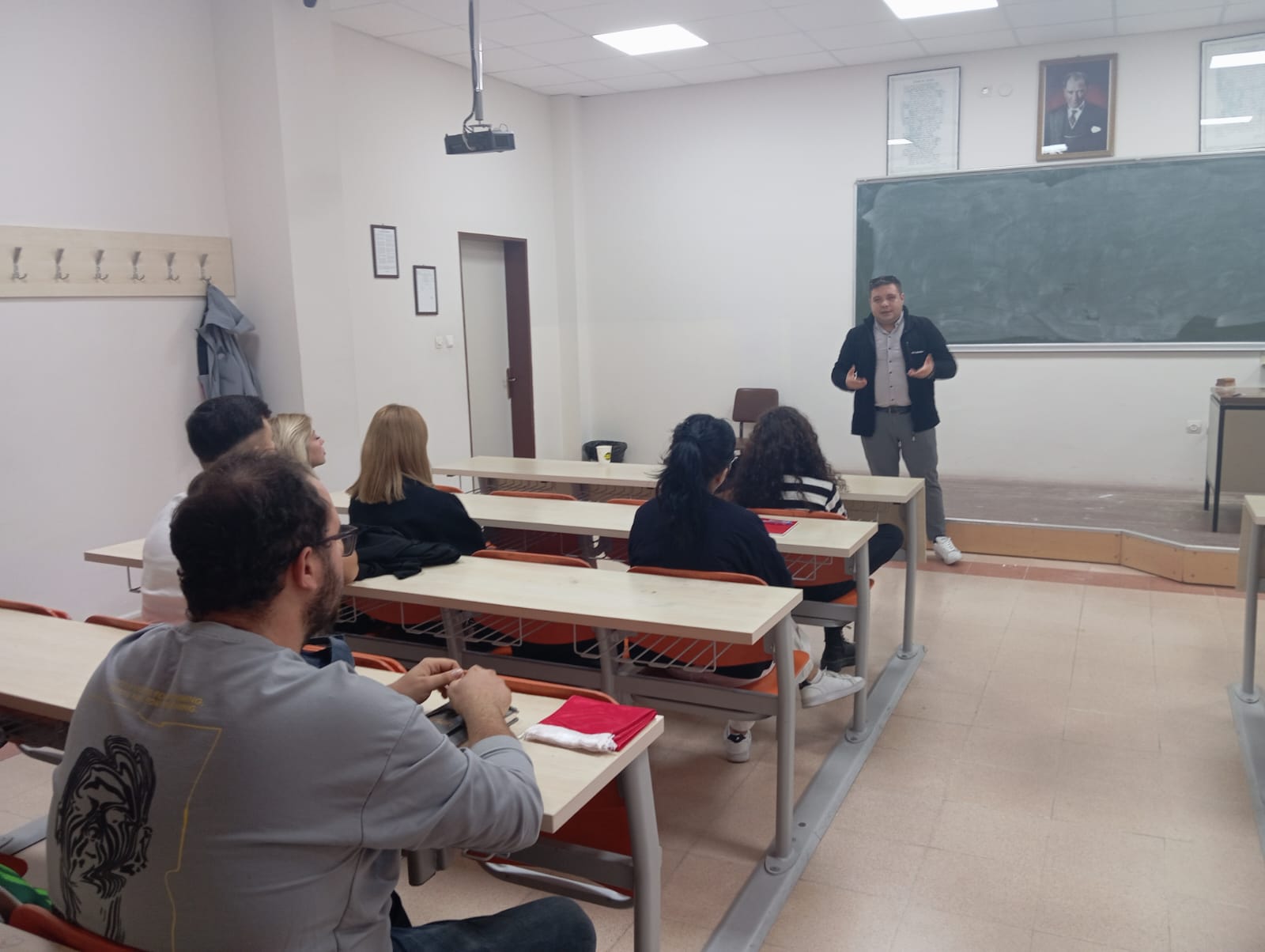 Bölümümüz Mezunlarından Gökhan PİLAVCI, Rekreasyon Yönetimi Bölümü 1. Sınıf Öğrencileri ile Bir Araya Geldi