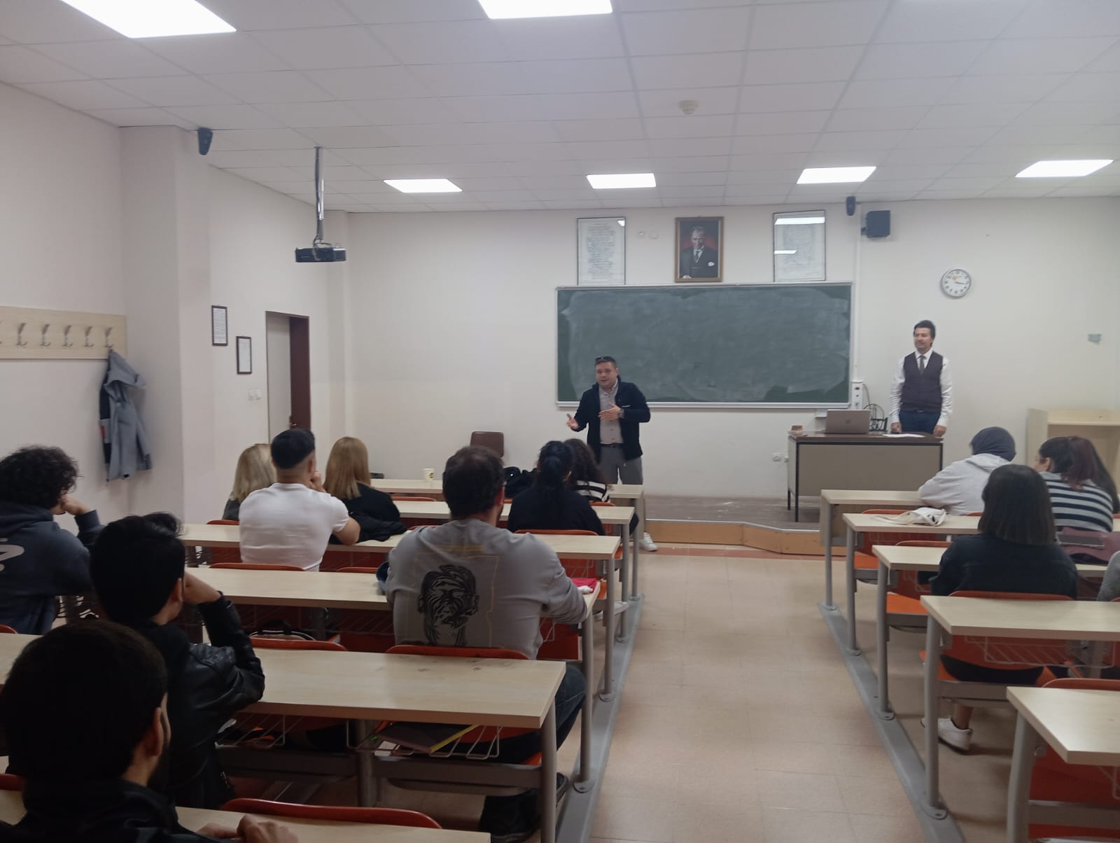 Bölümümüz Mezunlarından Gökhan PİLAVCI, Rekreasyon Yönetimi Bölümü 1. Sınıf Öğrencileri ile Bir Araya Geldi 1