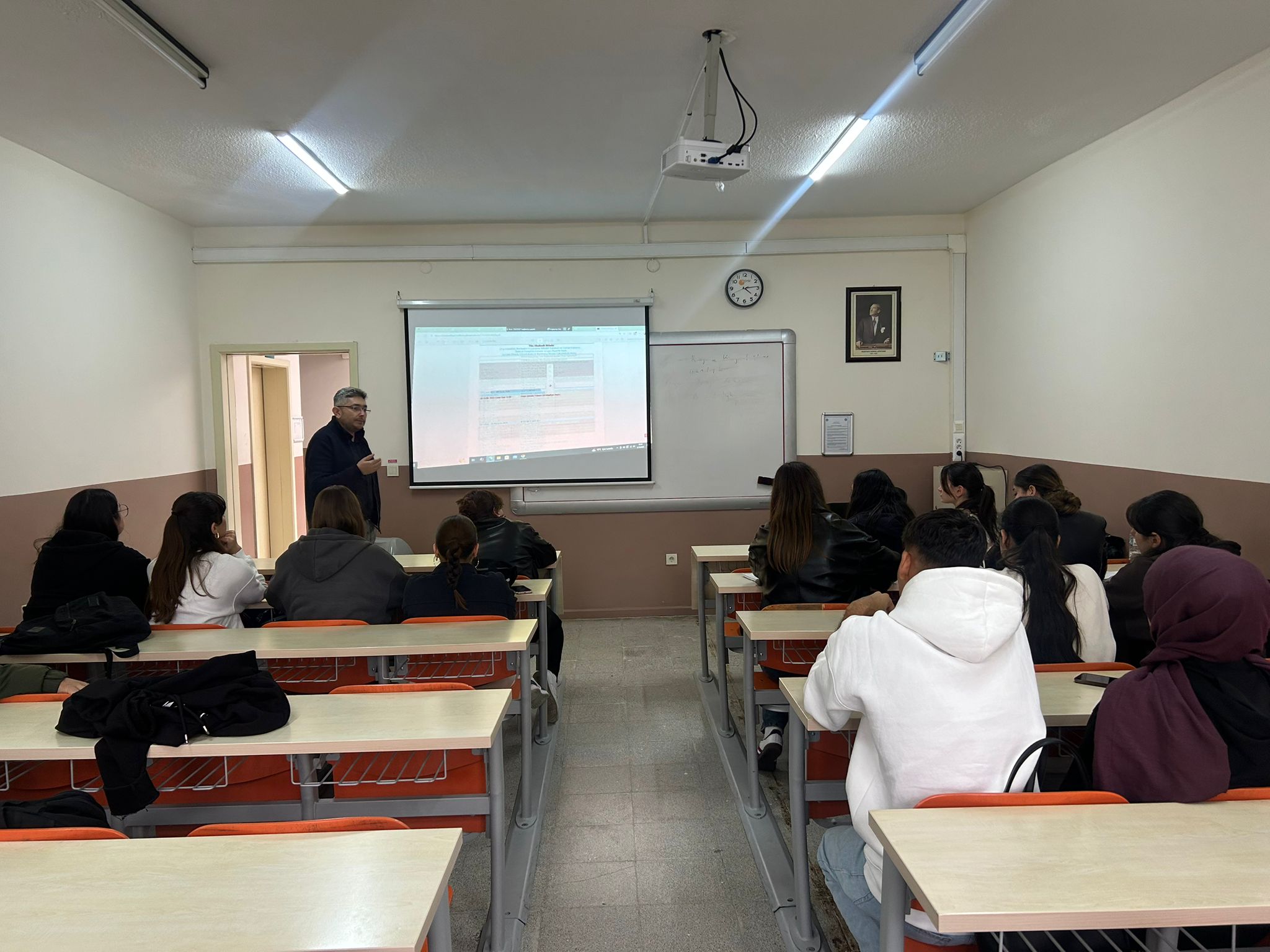 Kimya Teknolojisi Programı Öğrencileriyle Danışman-Öğrenci Görüşmesi Gerçekleştirildi 5