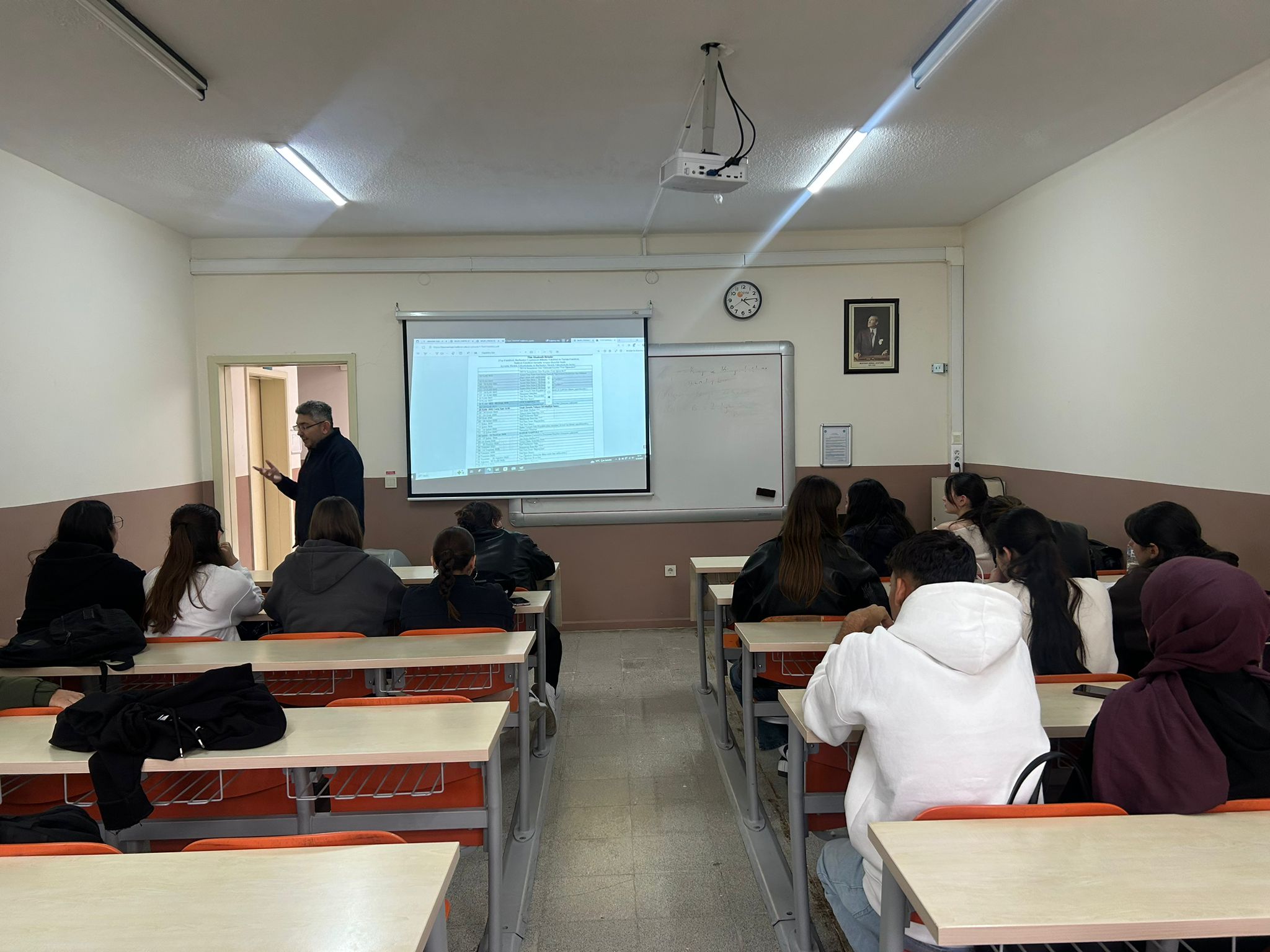 Kimya Teknolojisi Programı Öğrencileriyle Danışman-Öğrenci Görüşmesi Gerçekleştirildi 4