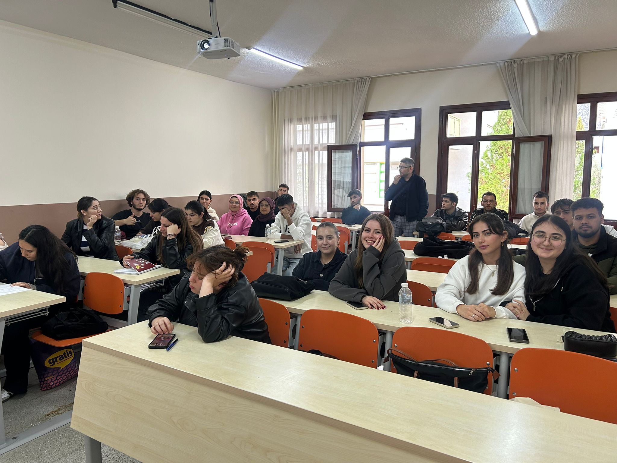 Kimya Teknolojisi Programı Öğrencileriyle Danışman-Öğrenci Görüşmesi Gerçekleştirildi 6