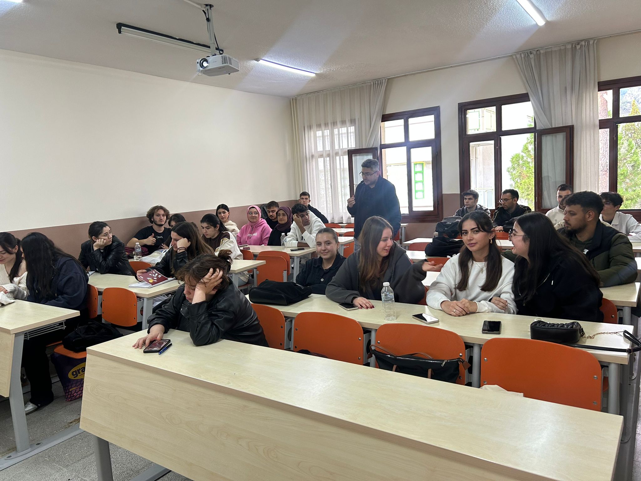 Kimya Teknolojisi Programı Öğrencileriyle Danışman-Öğrenci Görüşmesi Gerçekleştirildi 3