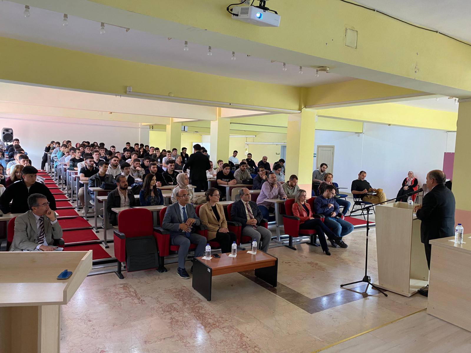 The Opening Lecture for the 2025-2026 Academic Year at our Vocational School was delivered by Mr. Ahmet ÇETİN, President of the Edremit Chamber of Commerce 2