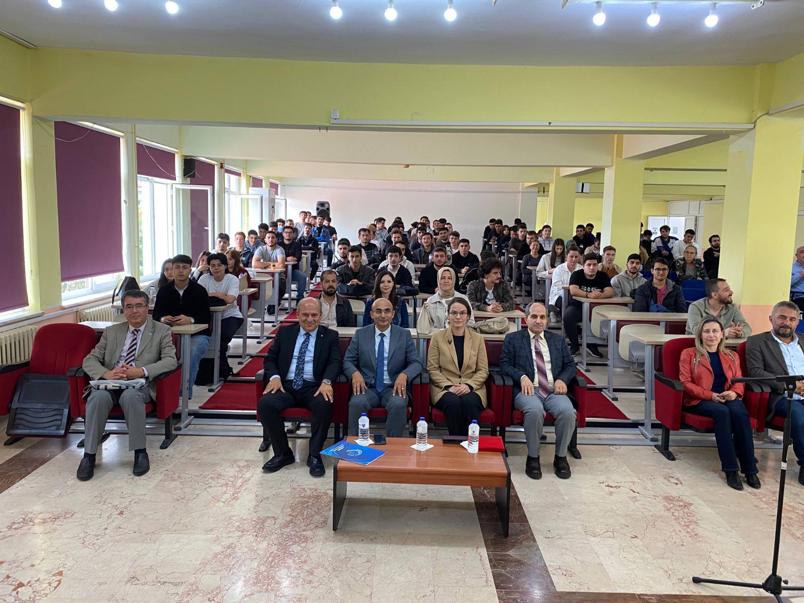 The Opening Lecture for the 2025-2026 Academic Year at our Vocational School was delivered by Mr. Ahmet ÇETİN, President of the Edremit Chamber of Commerce 3