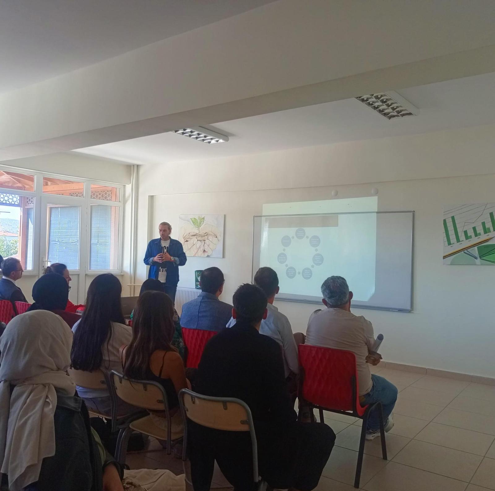 Yüksekokulumuzda Oryantasyon Eğitim Programı Düzenlendi 5