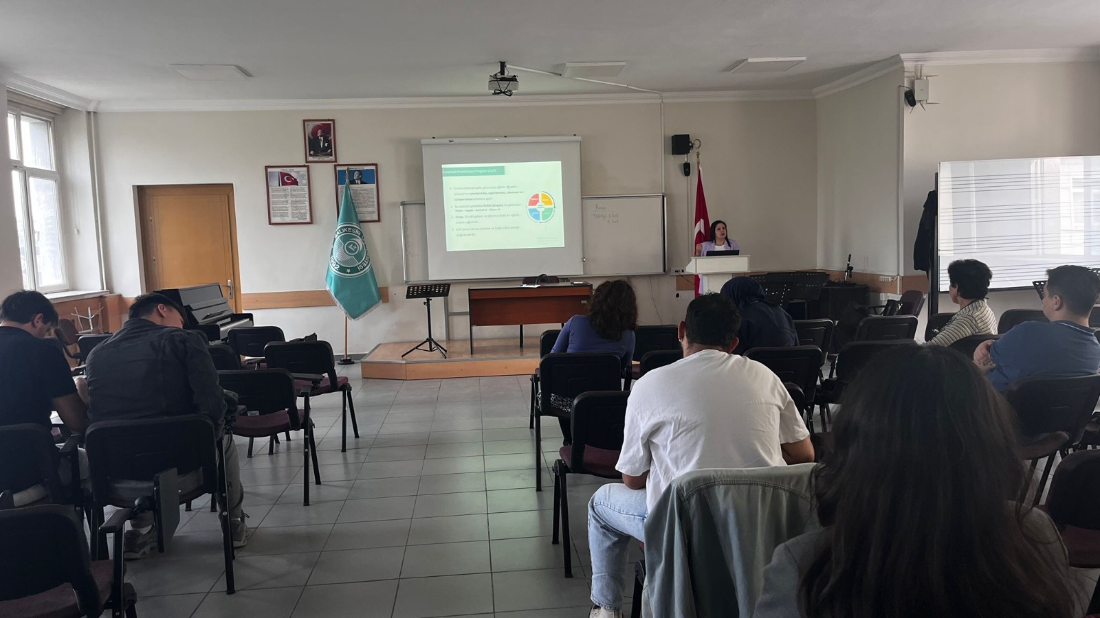 Fakültemizde Kurumsal Akreditasyon Süreci Kapsamında Öğrenci Bilgilendirme Toplantıları Yapıldı 4