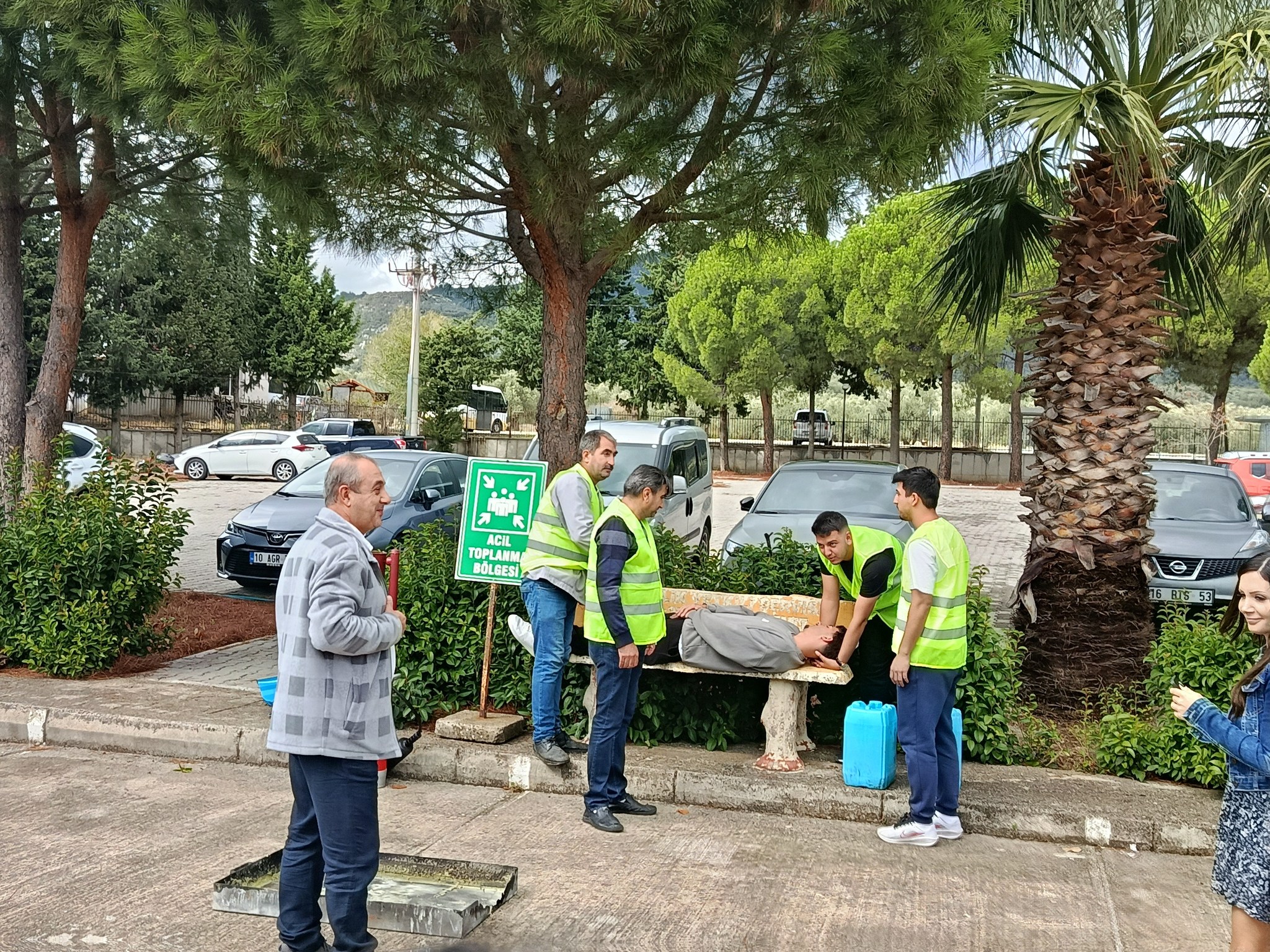 An Earthquake, Evacuation, and Firefighting Drill Was Held at Our Vocational School 3