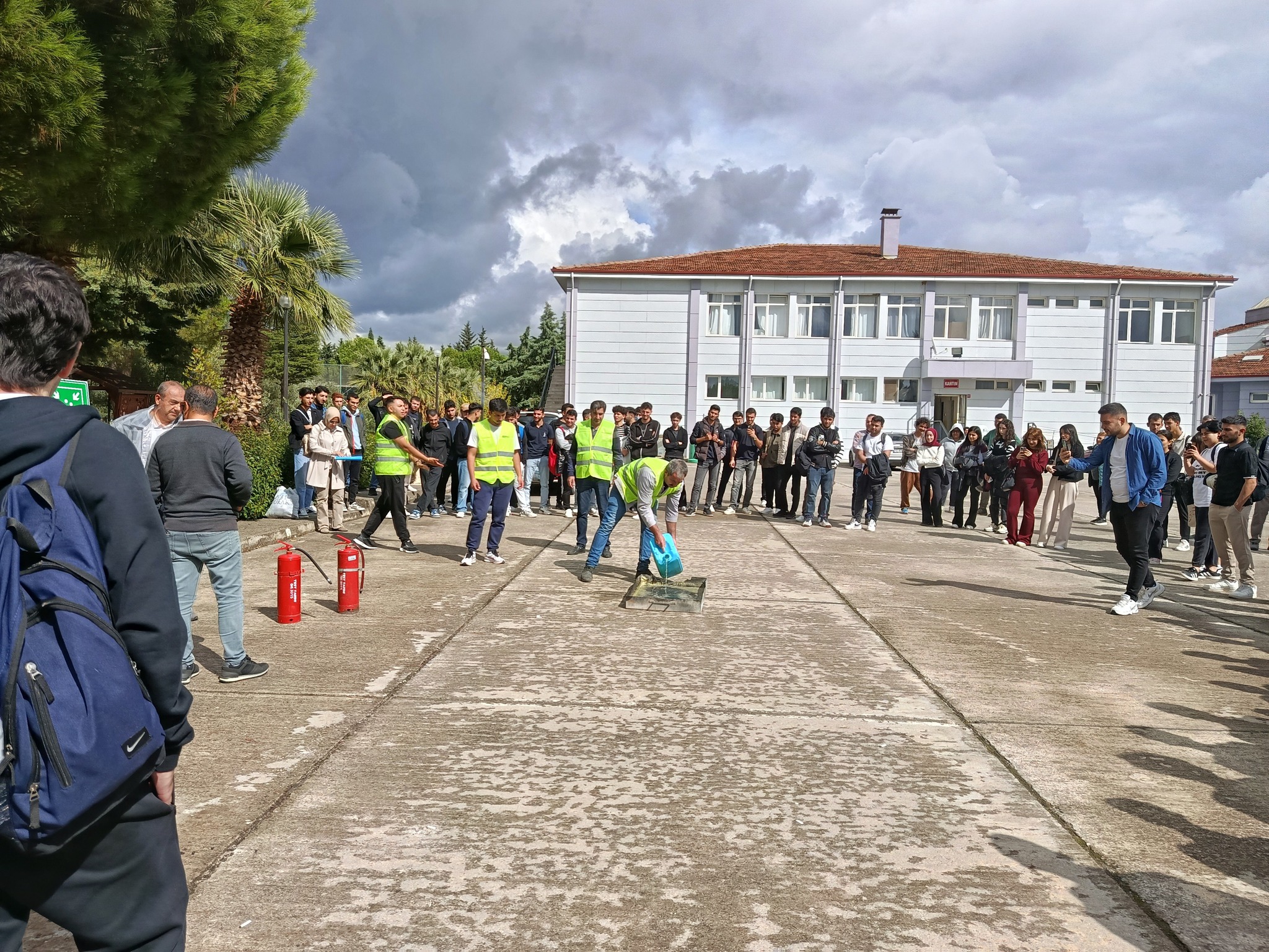 An Earthquake, Evacuation, and Firefighting Drill Was Held at Our Vocational School 5