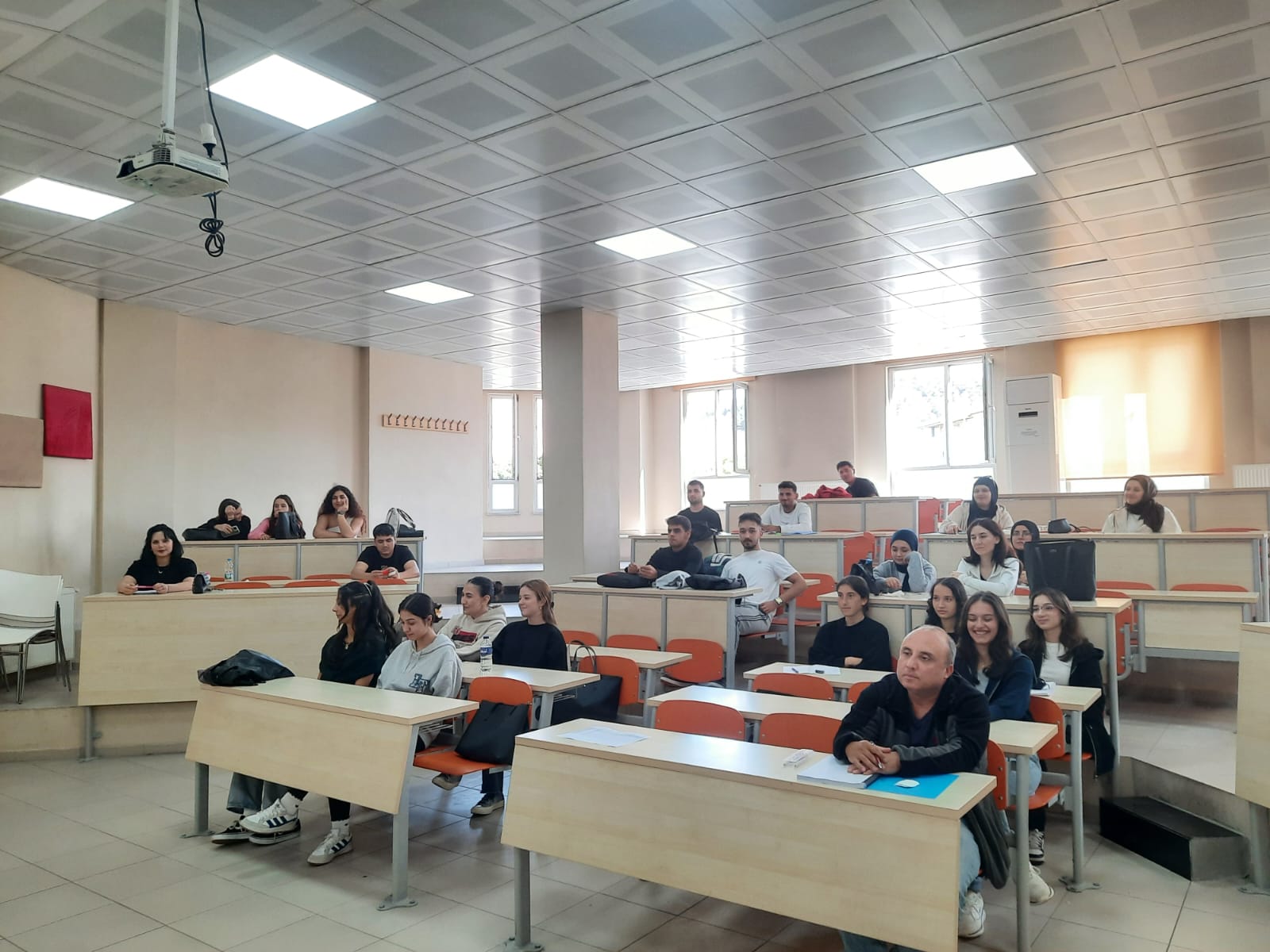 Harita ve Kadastro Programı 1. Sınıf Öğrencilerine Oryantasyon Eğitimi Gerçekleştirildi 2