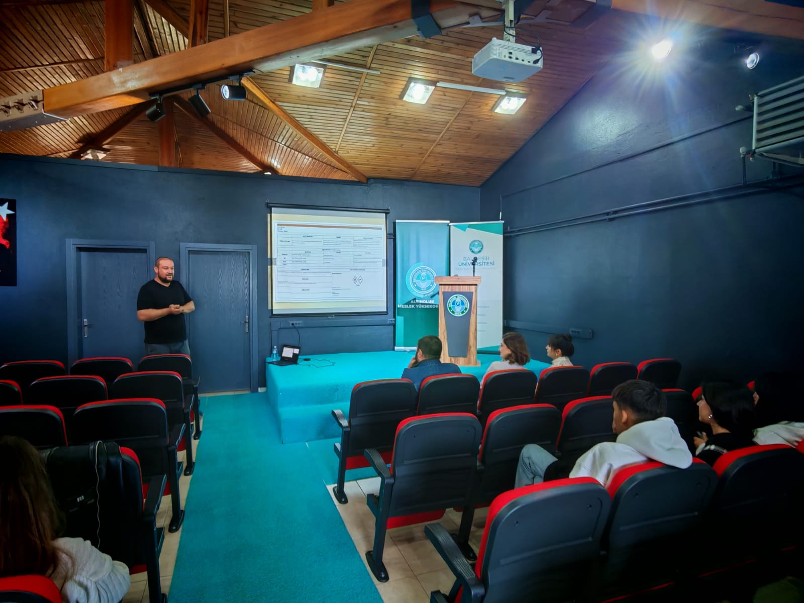 "Laboratuvarda Çalışma Güvenliği” Semineri Düzenlendi
