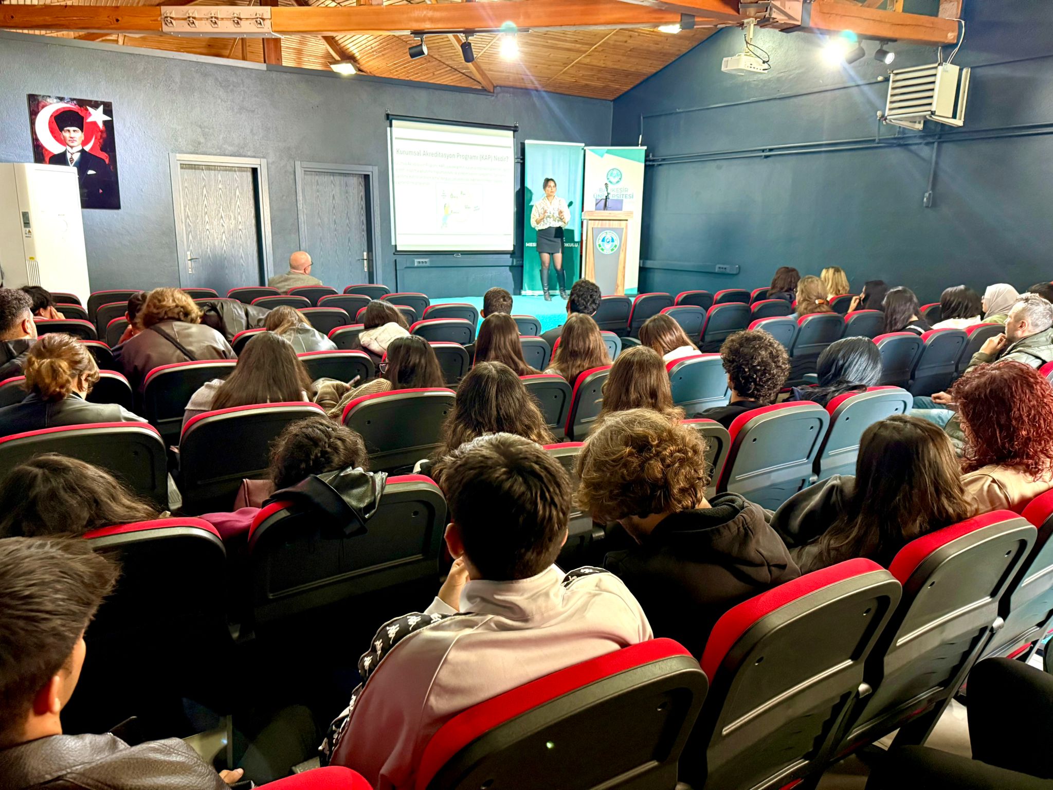 Yüksekokulumuzda Kurumsal Akreditasyon Programı (KAP) Kapsamında Bilgilendirme Toplantısı Gerçekleştirildi 1