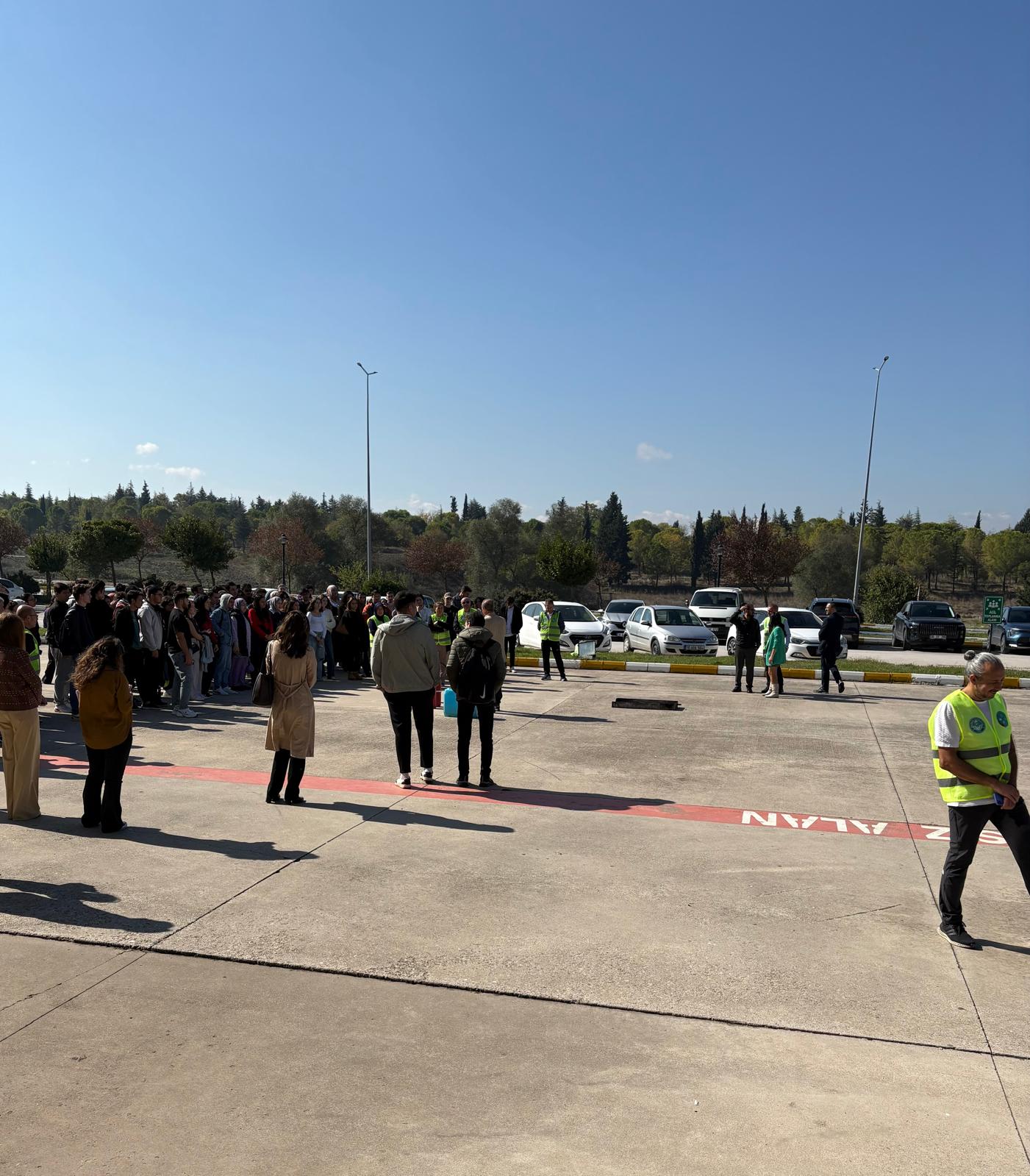 DEPREM TAHLİYE YANGIN SÖNDÜRME TATBİKATI