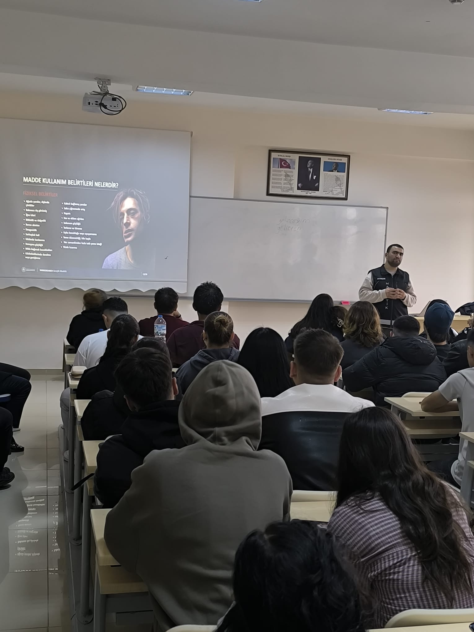 Savaştepe MYO'da Güvenlik ve Farkındalık Semineri düzenlendi.