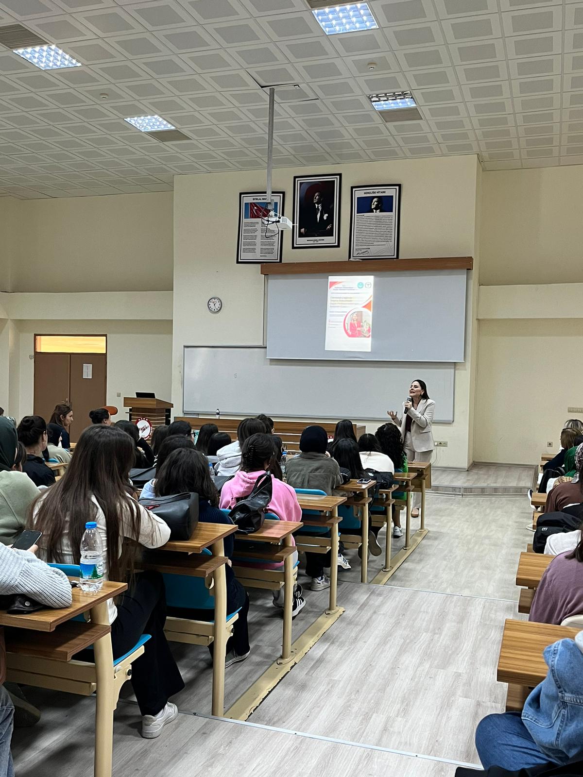 Sağlık Bilimleri Fakültesinde 2025–2026 Akademik Yılı Açılış Dersi Gerçekleştirildi 2