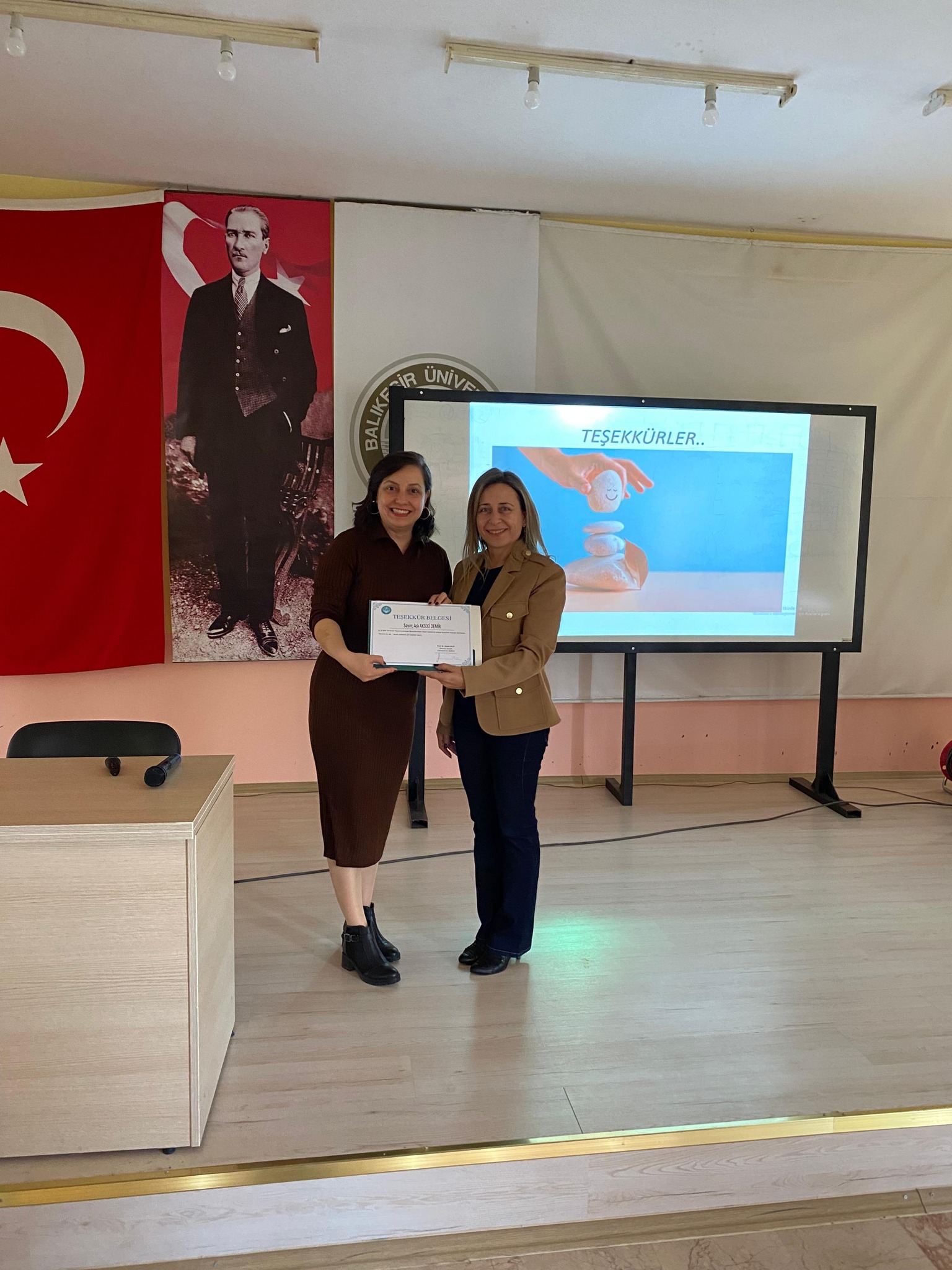 The 'Take Good Care of Myself' program, organized by the Edremit District Health Directorate staff, received intense interest