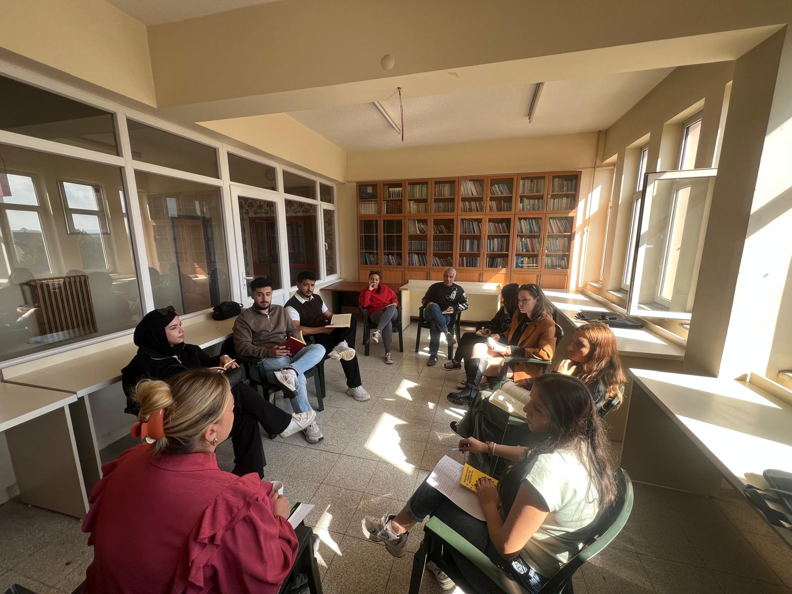 Ayvalık Vocational School Book Club Held Its First Meeting 1