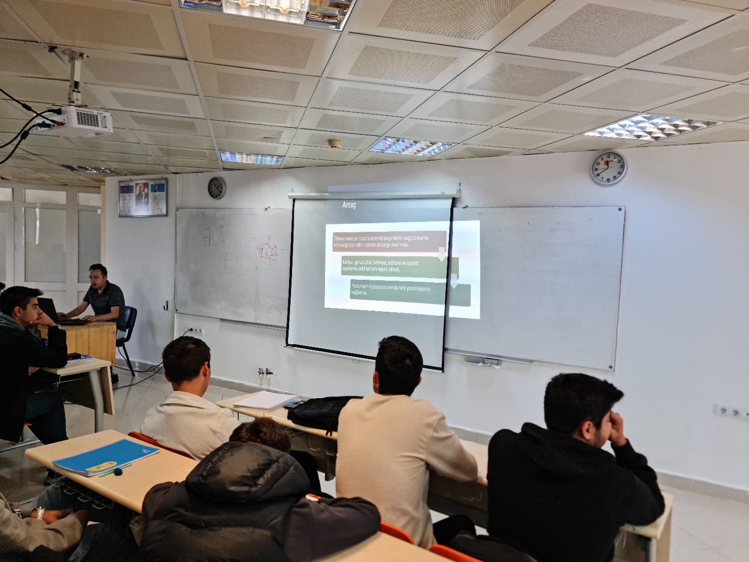 Elektrik ve Enerji Bölümünde Yer Alan Elektrik Programı Öğrencilerine Sosyal Transkript Bilgilendirme Toplantısı Gerçekleştirildi. 1