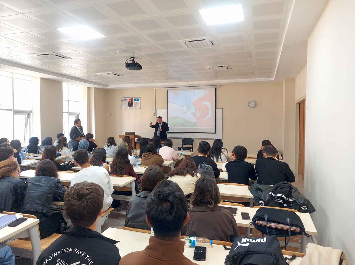 The Advisor to the Rector of the Karakalpak State University of Uzbekistan, Baymuratov Arislan AKMURATOVİCH, Dr. Utepbergenov Makhset SADİKBAEVİCH, met with our faculty's first-year students. 1