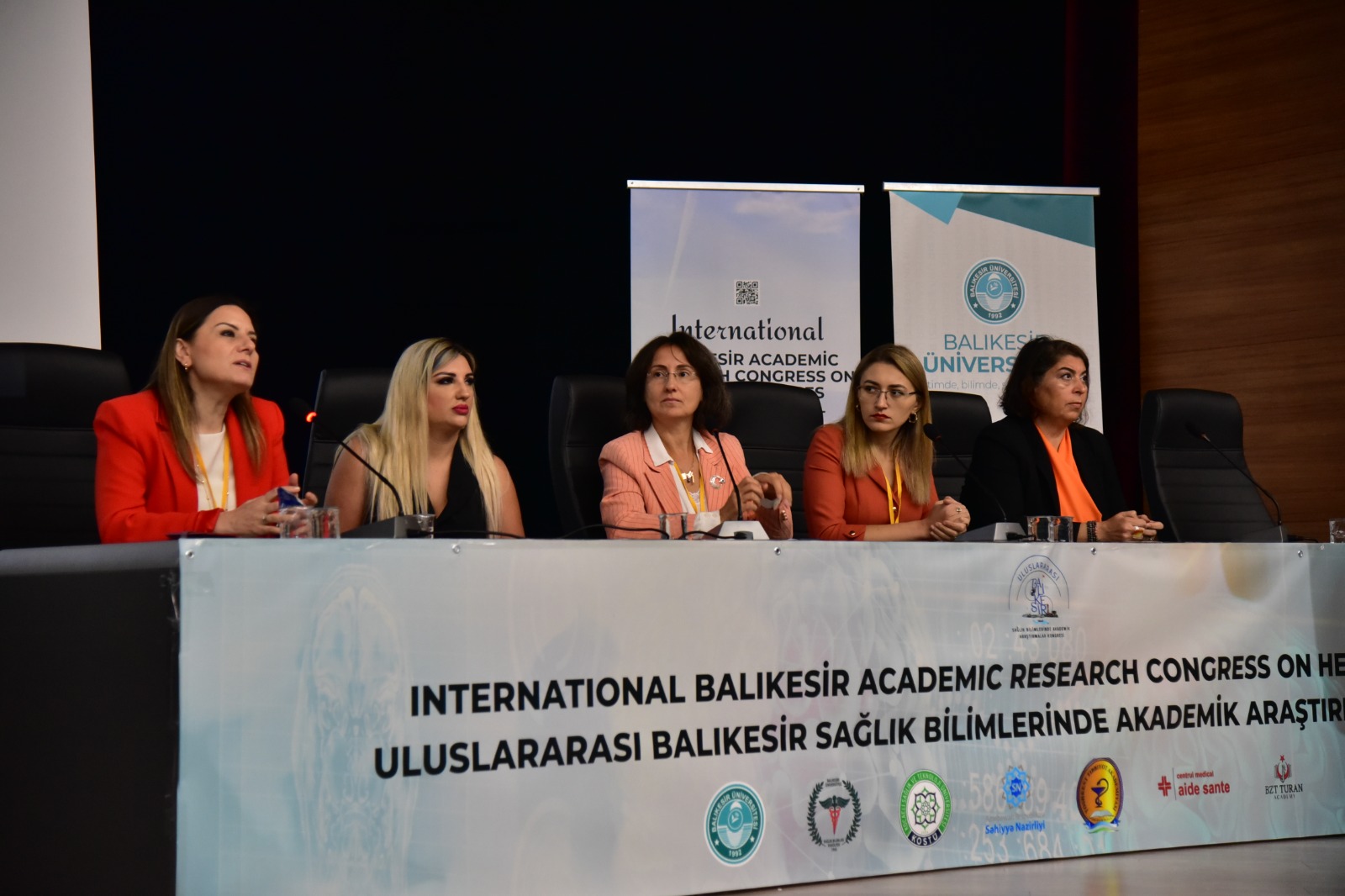 Sağlık Bilimlerinde Akademik Araştırmalar Kongresine Yoğun İlgi 6