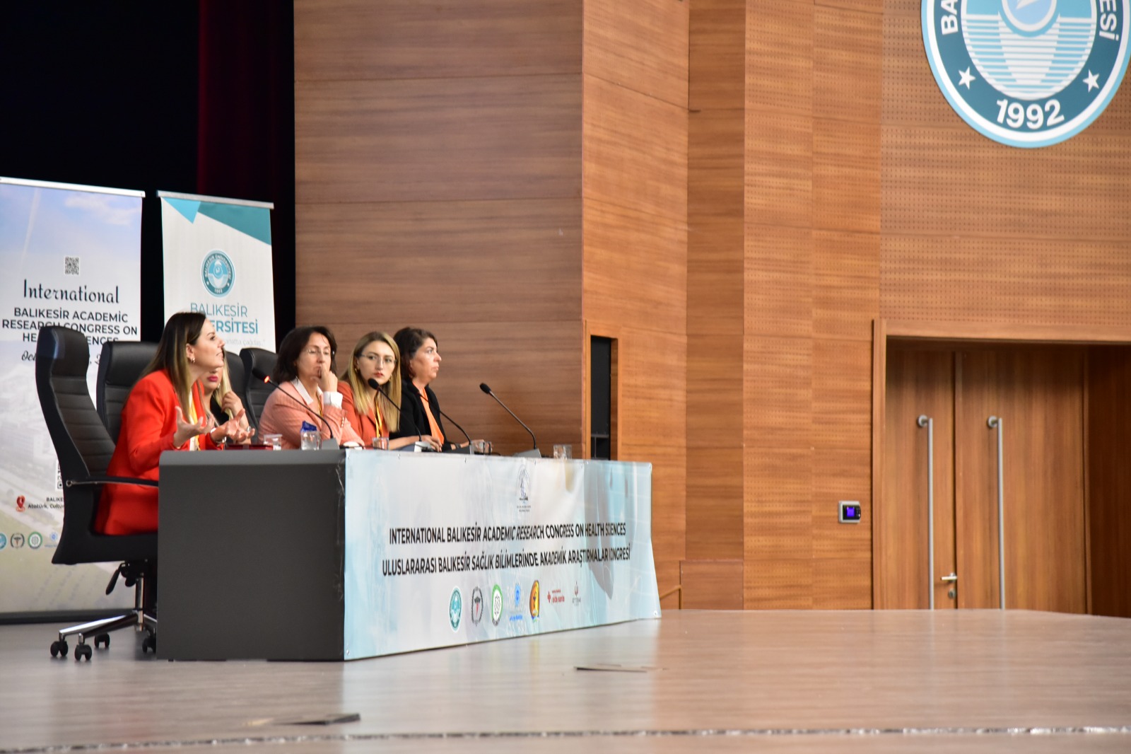 Sağlık Bilimlerinde Akademik Araştırmalar Kongresine Yoğun İlgi 3