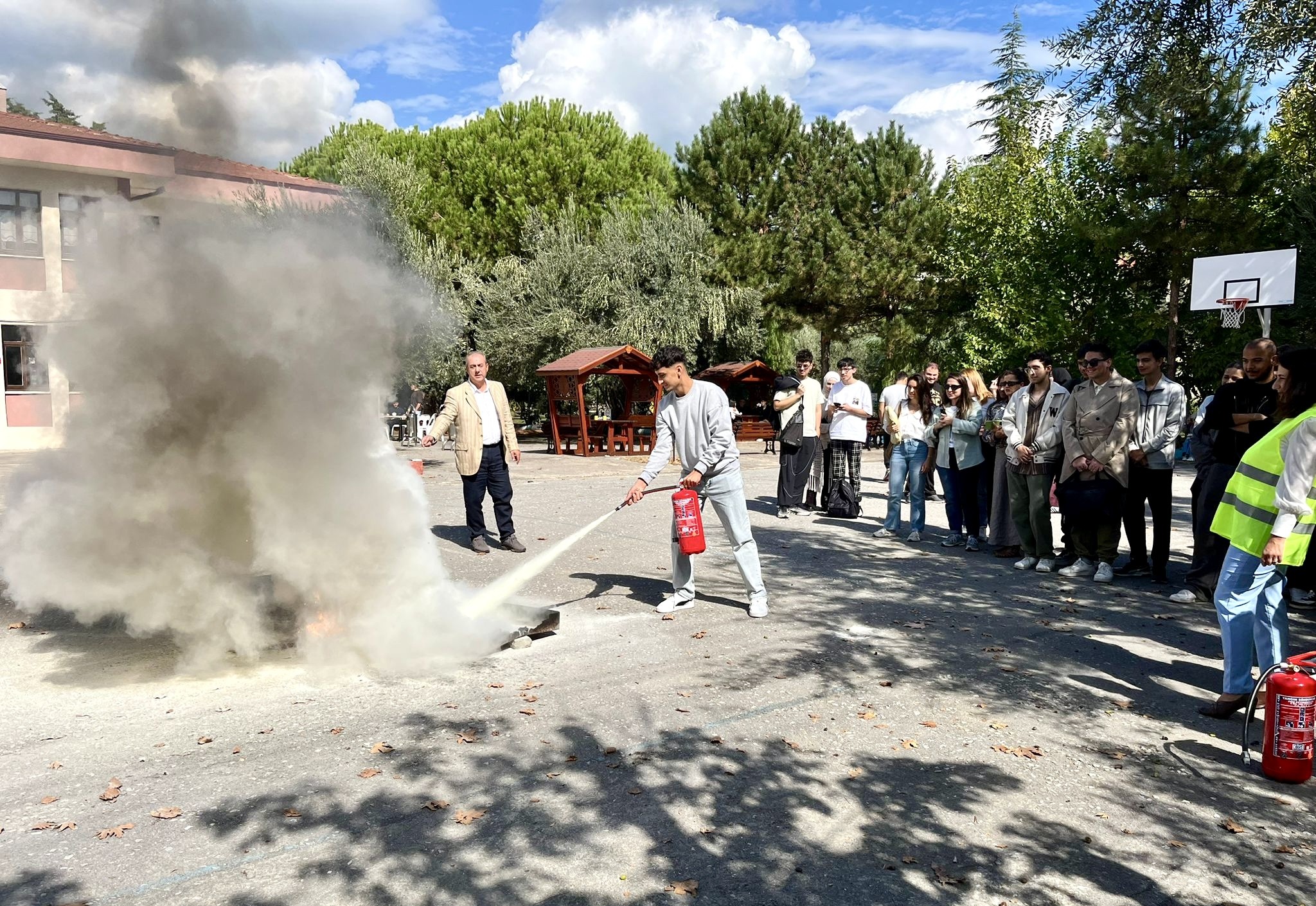 BAÜN’de Tüm Birimlerde Yangın ve Deprem Tatbikatları ile Olası Afetlere Hazırlık 2