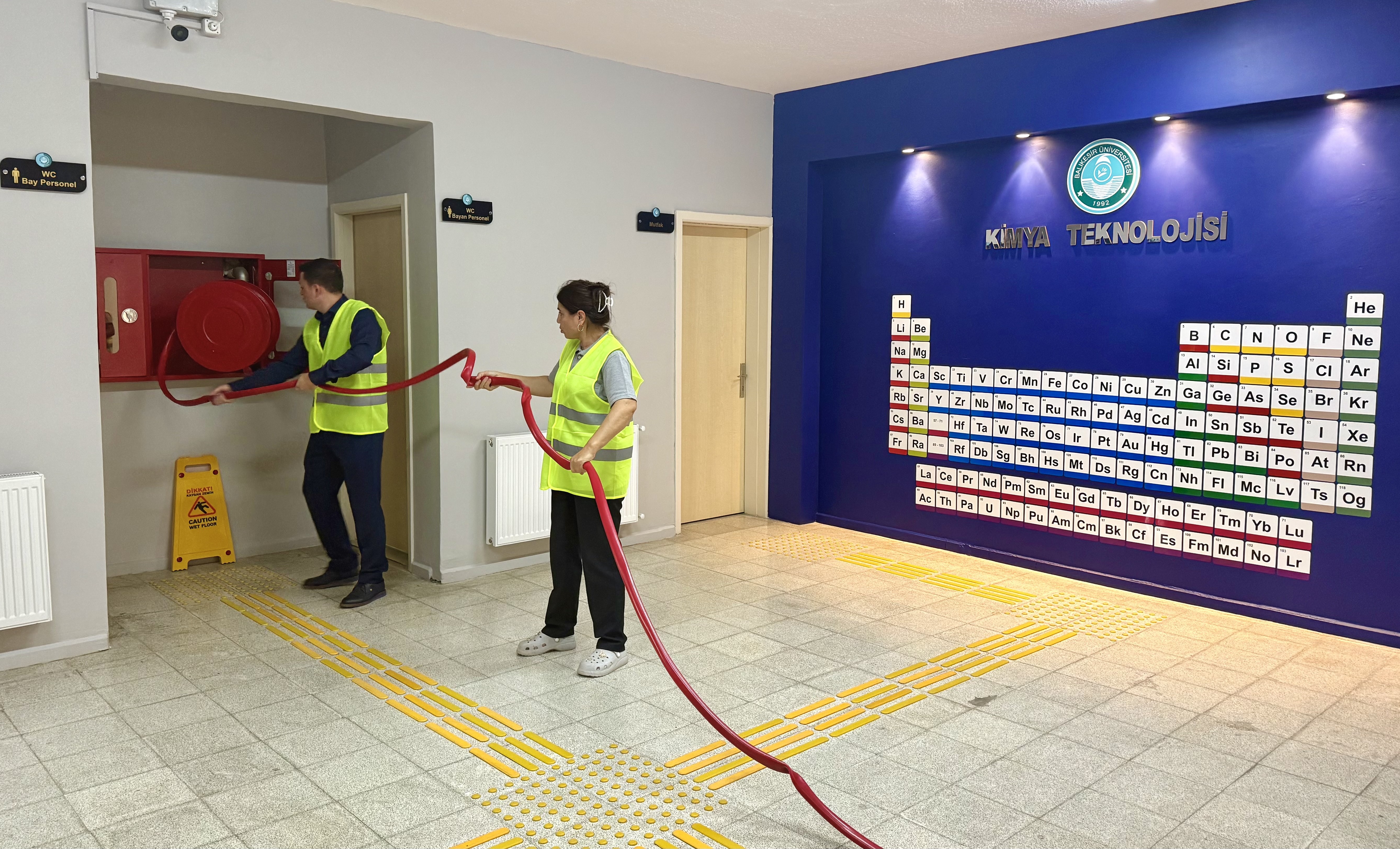 BAÜN’de Tüm Birimlerde Yangın ve Deprem Tatbikatları ile Olası Afetlere Hazırlık 3