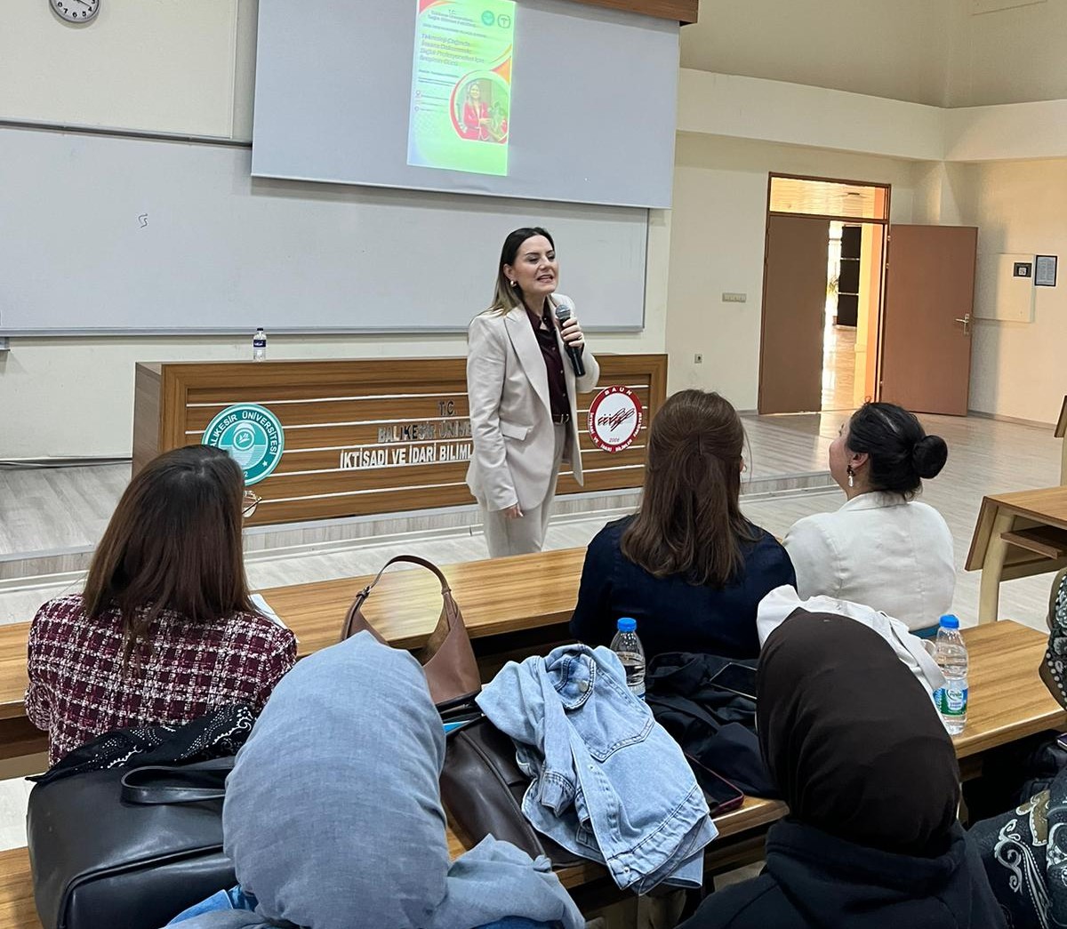 BAÜN Sağlık Bilimleri Fakültesi Açılış Dersinde Sağlık Hizmetlerinde İletişimin Gücüne Dikkat Çekildi 2