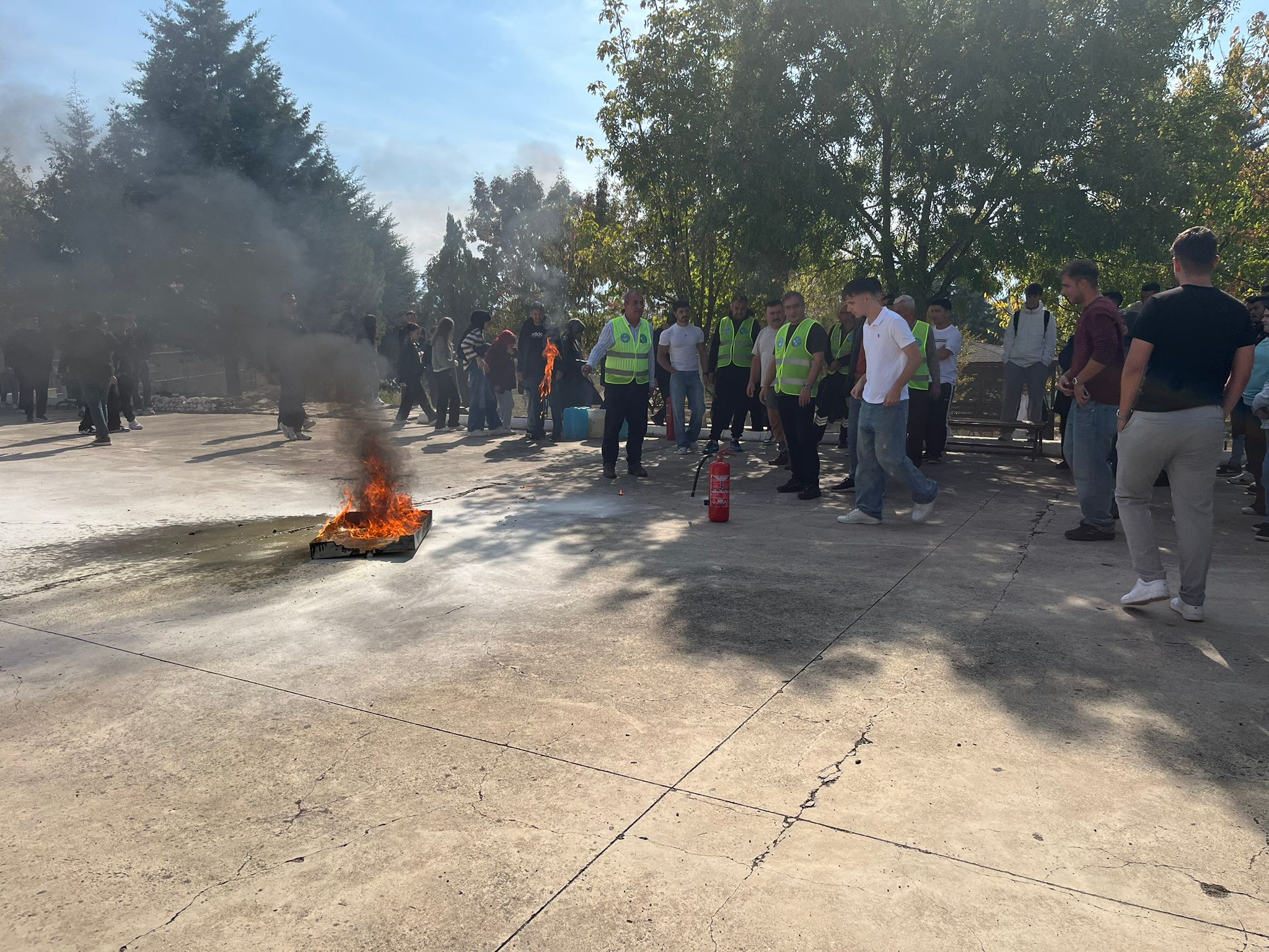 Dursunbey MYO’da Acil Durum Tatbikatı Gerçekleştirildi 3