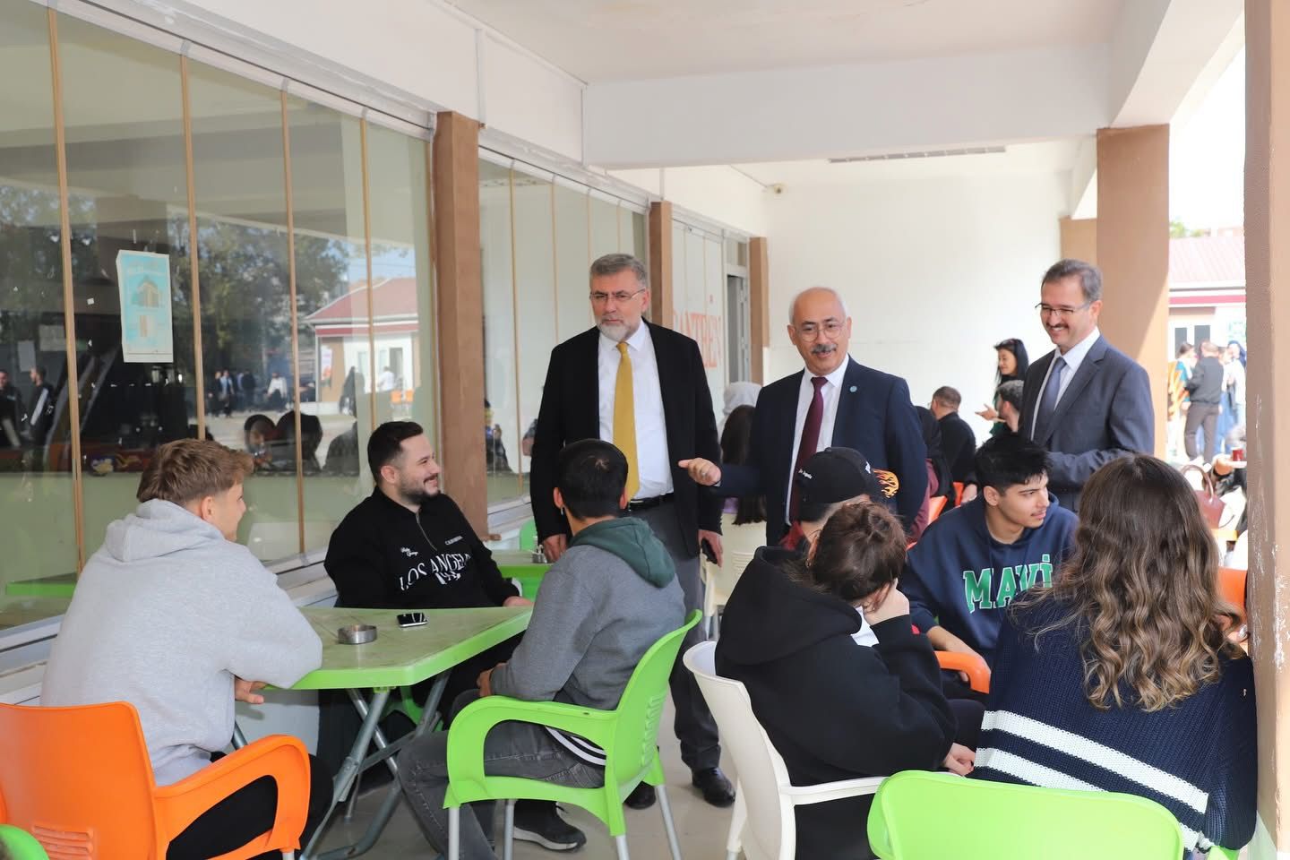 Kepsut MYO’da Öğrenciler ve Protokol Beyaz Et Etkinliği’nde Buluştu 2