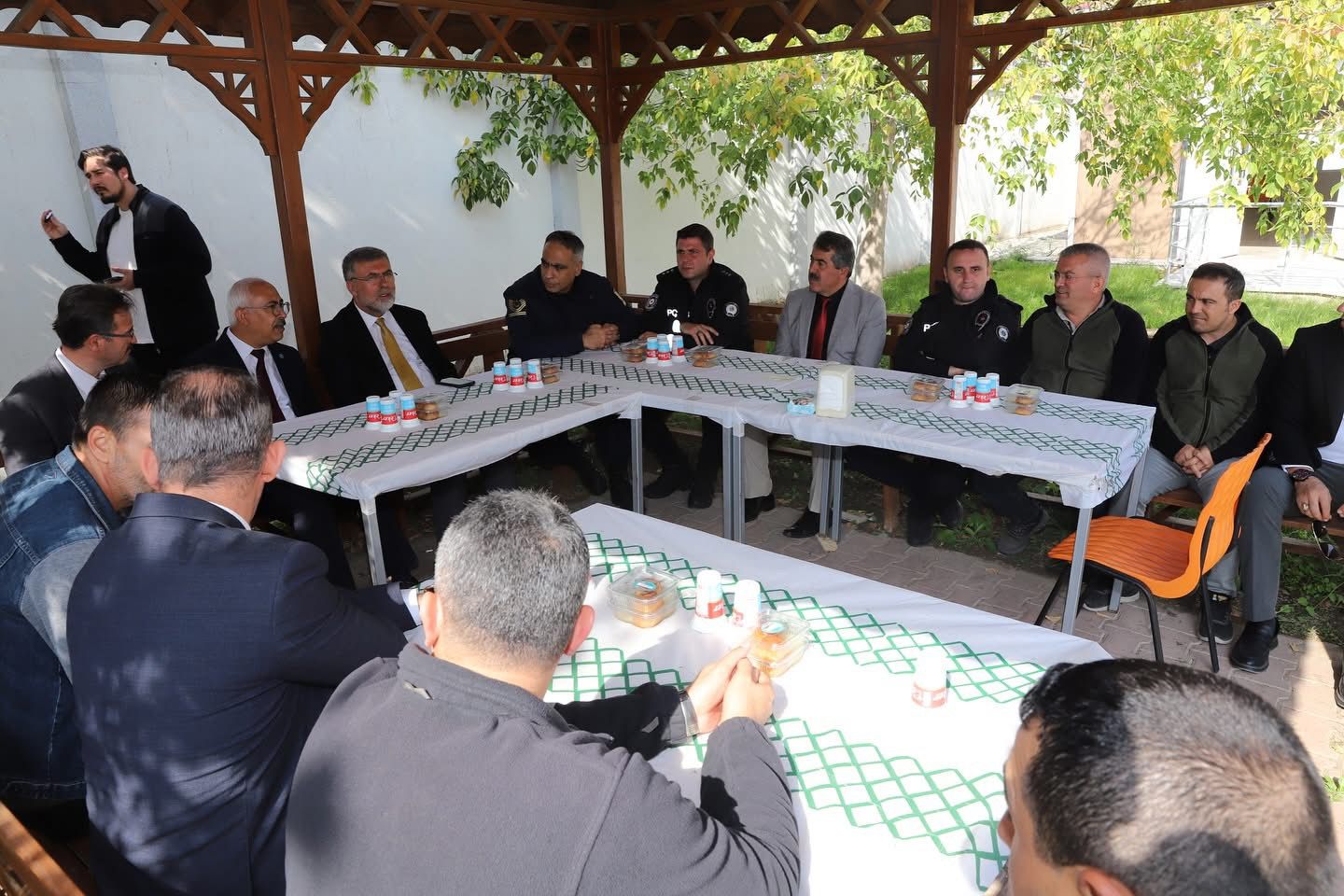 Kepsut MYO’da Öğrenciler ve Protokol Beyaz Et Etkinliği’nde Buluştu 3